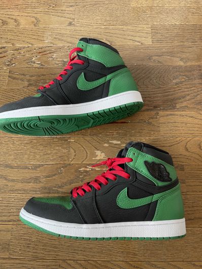 Nike Air Jordan 1 Retro High OG "Black/Pine Green" (2020)