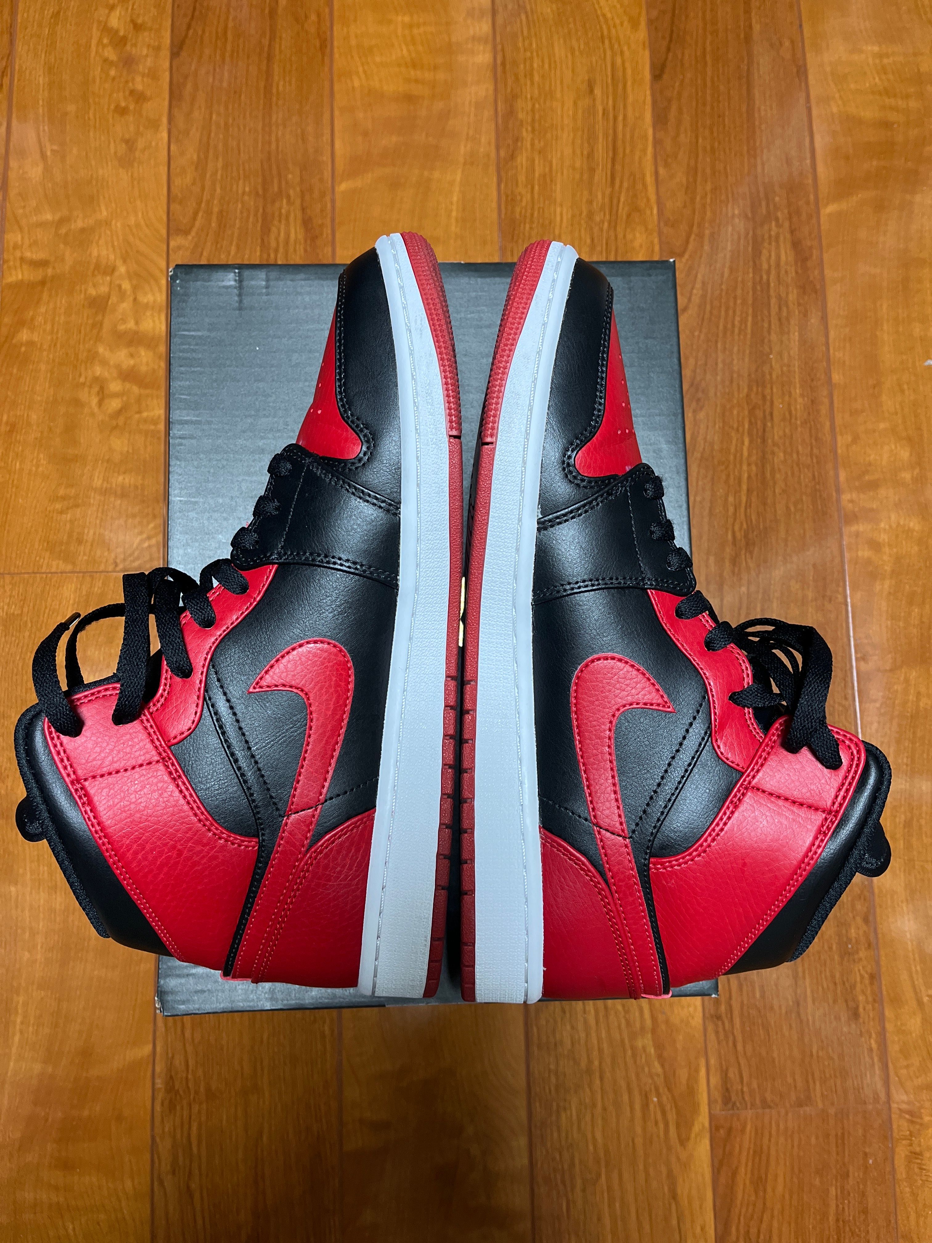 Nike Air Jordan 1 Mid "Bred"