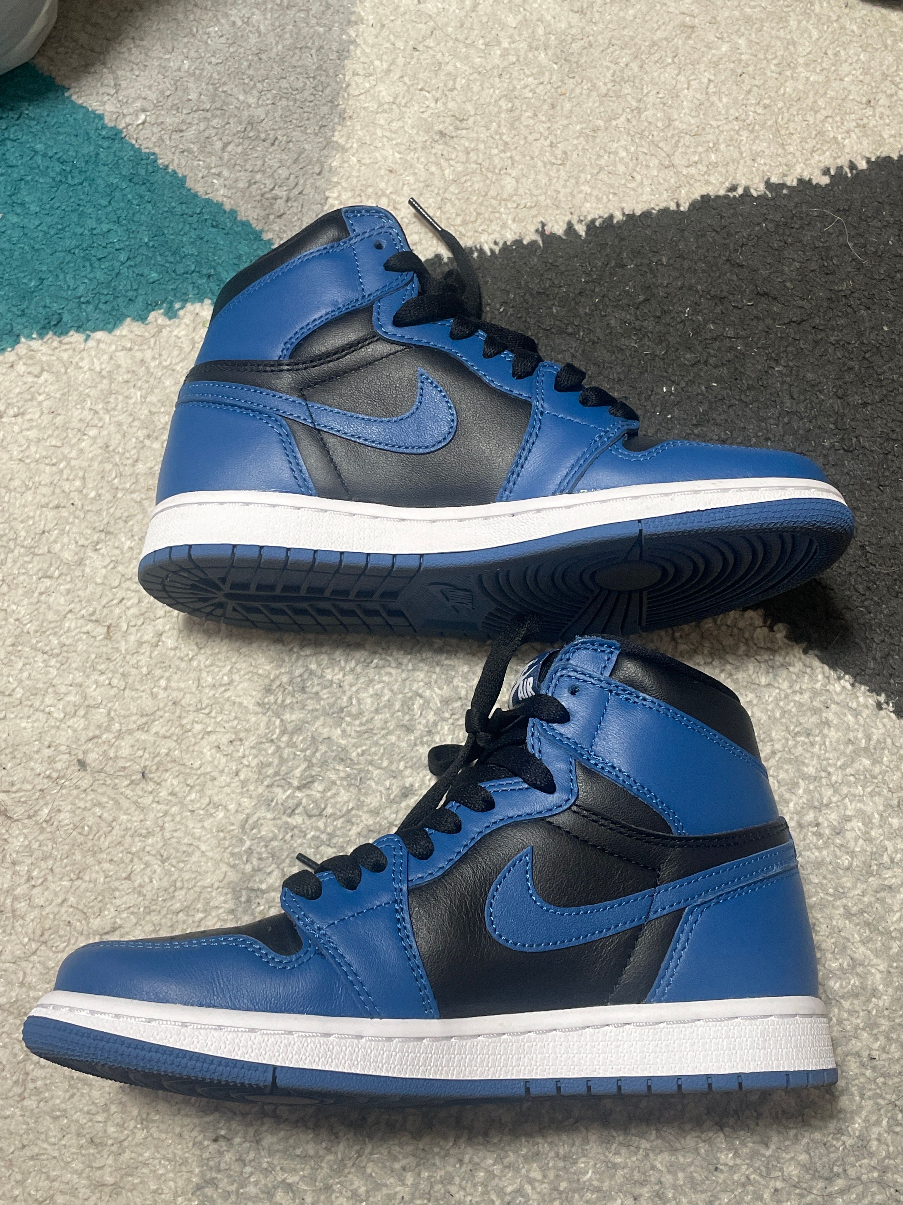 Nike Air Jordan 1 Retro High OG "Dark Marina Blue"
