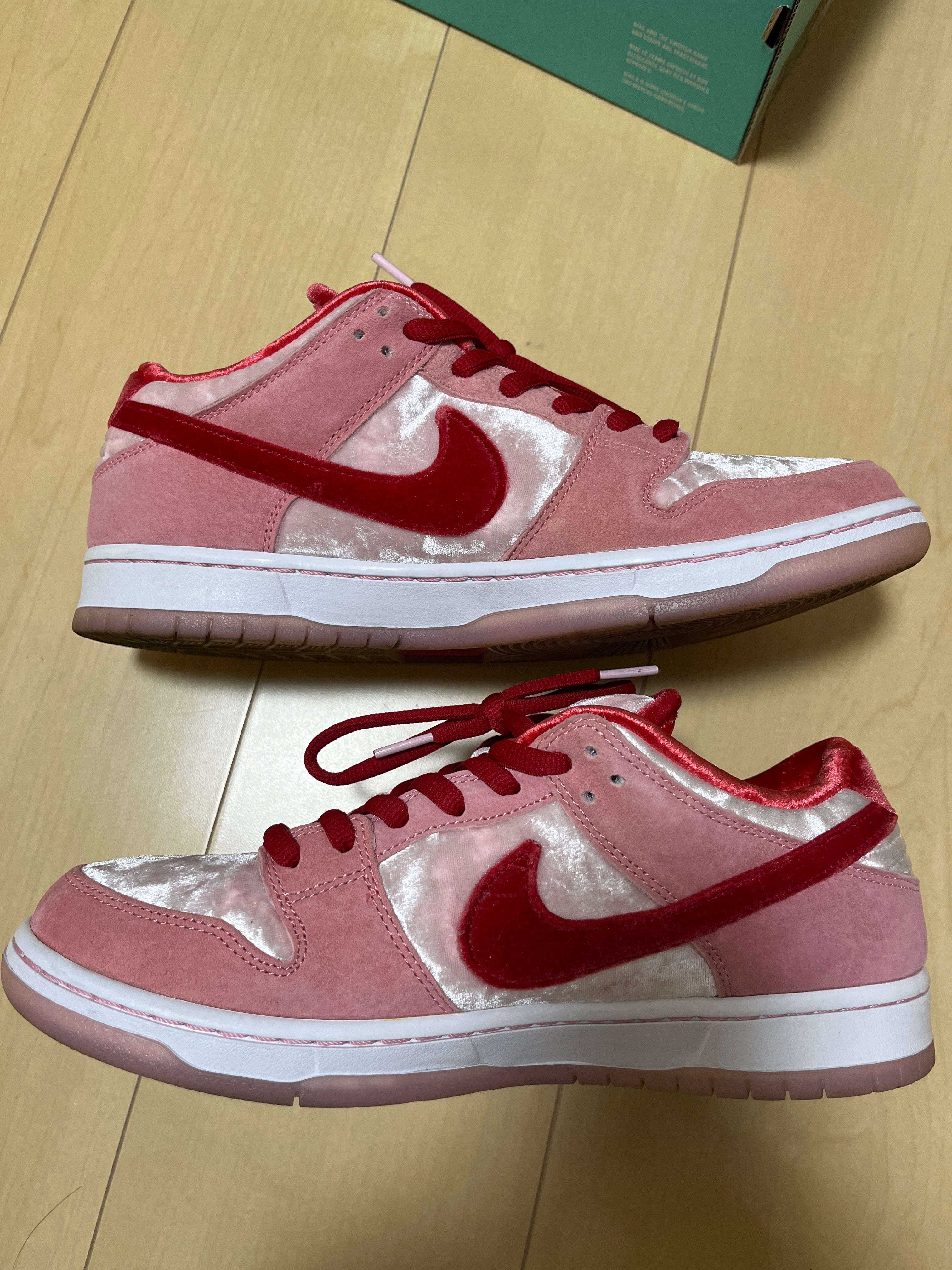 Strangelove × Nike SB Dunk Low "Valentine’s Day"