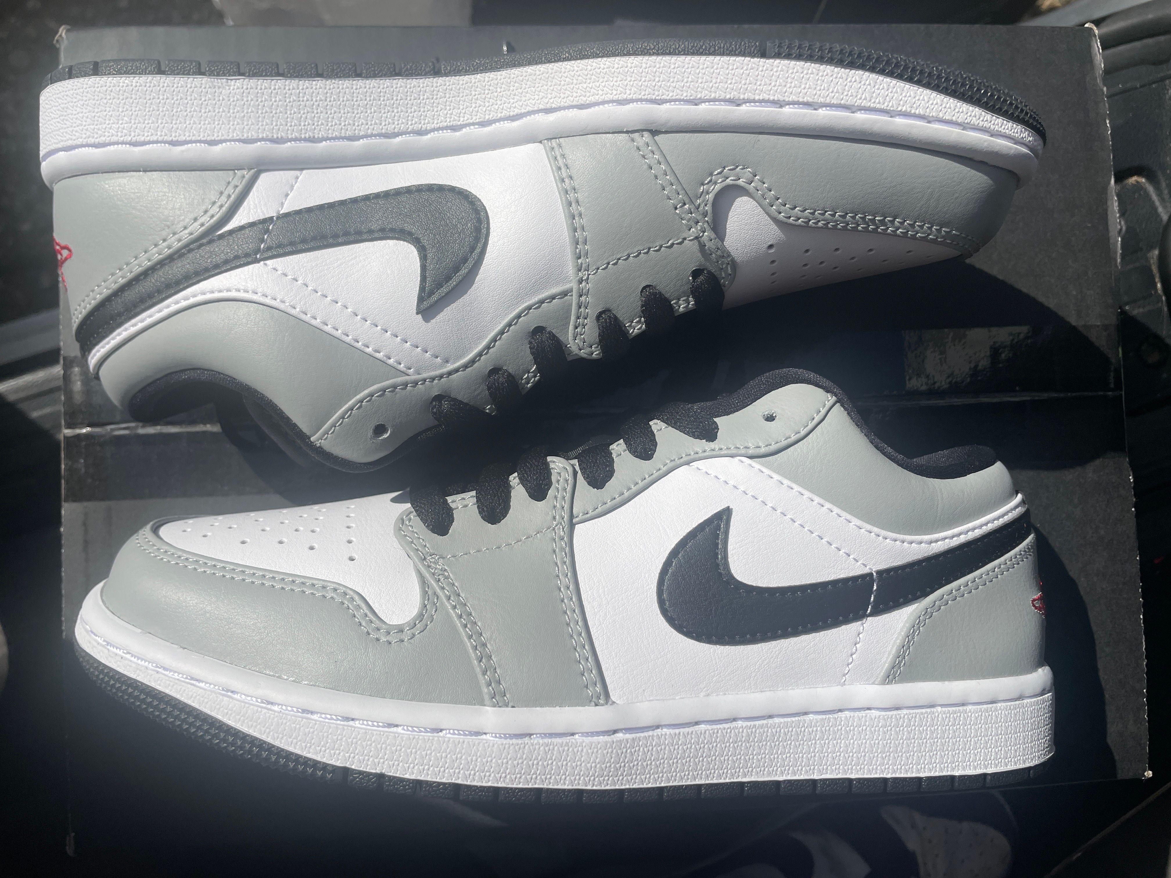 NIKE AIR JORDAN 1 LOW "LIGHT SMOKE GREY"