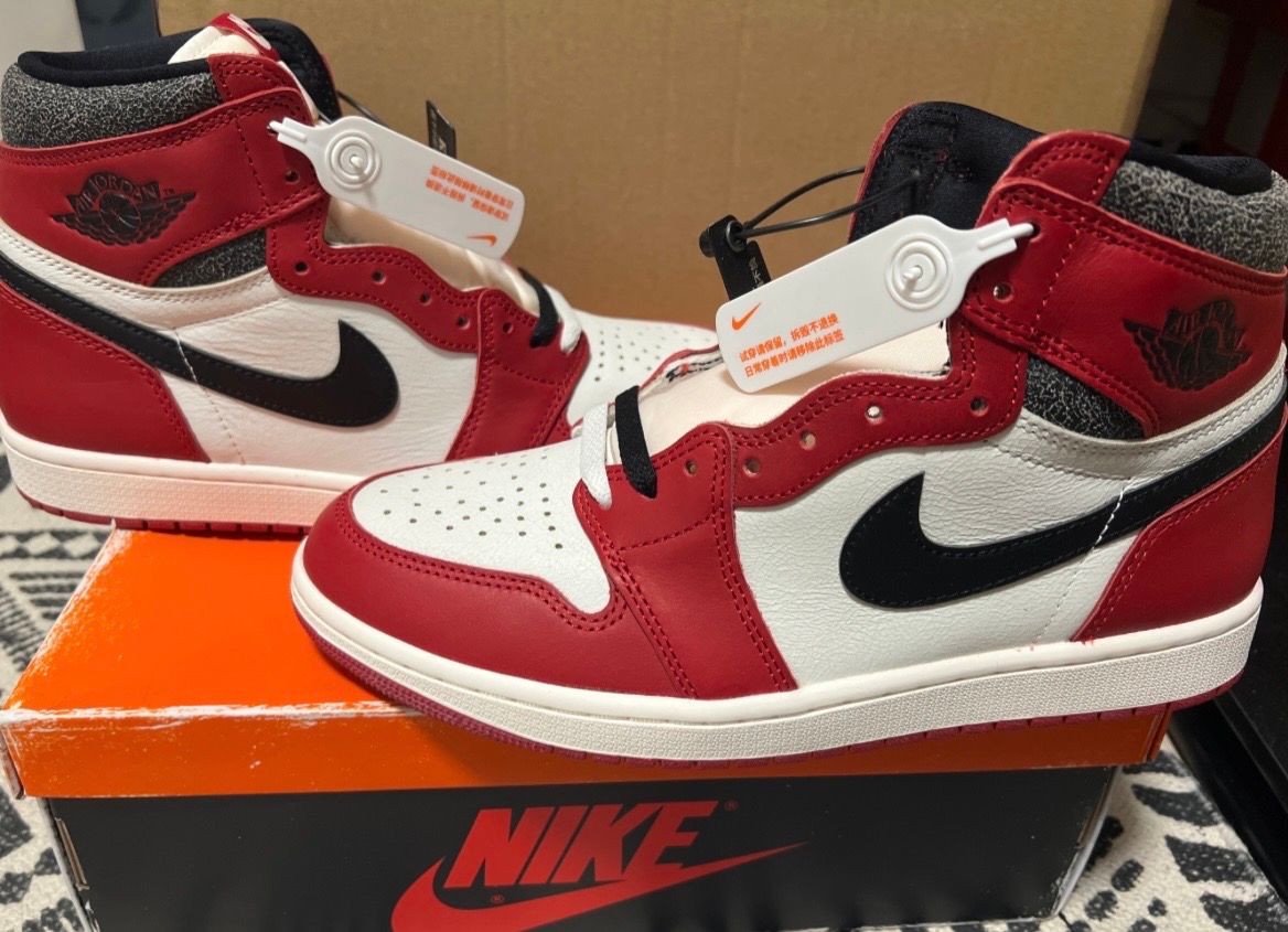 Nike Air Jordan 1 High OG "Lost & Found/Chicago"