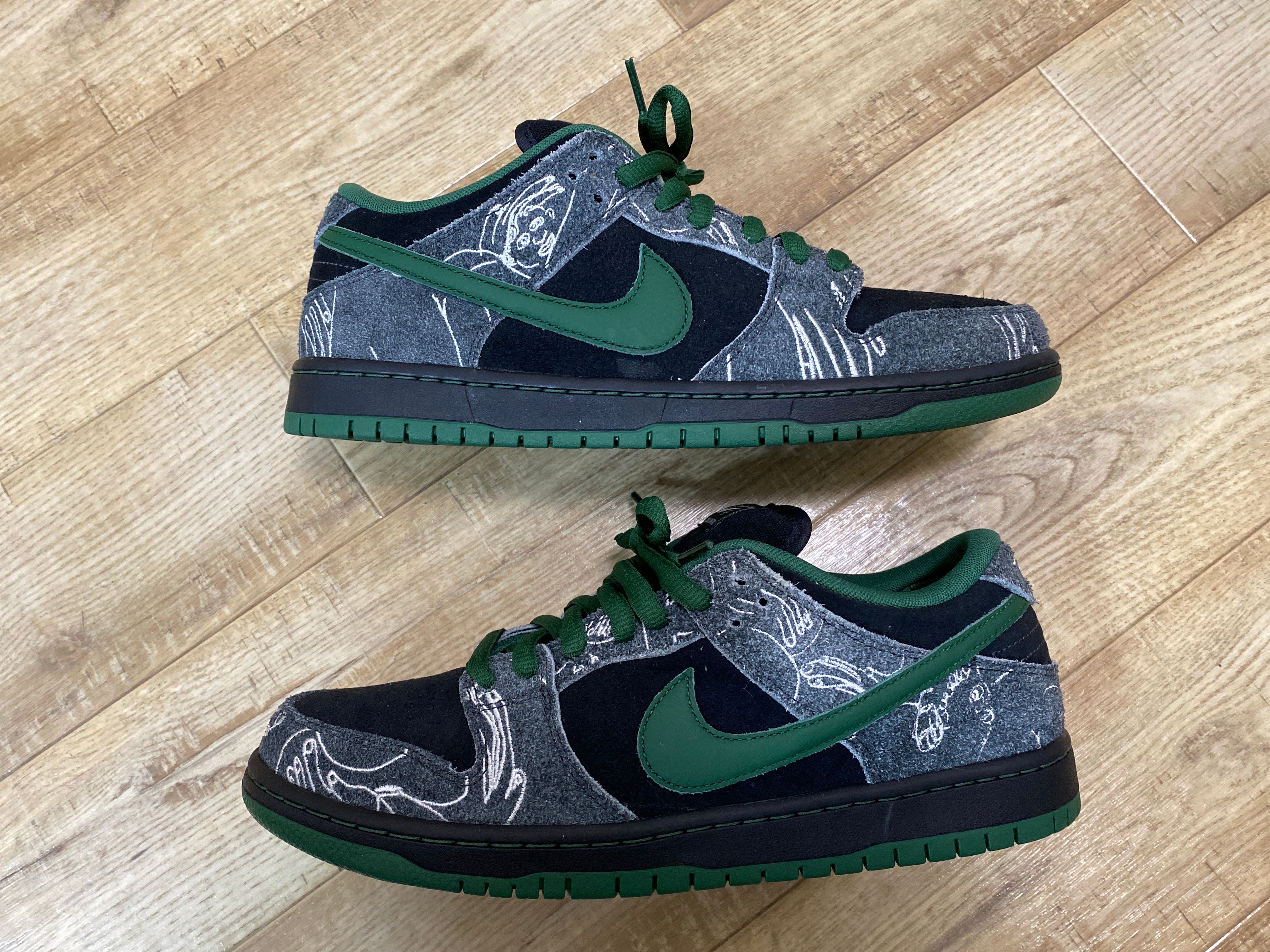There Skateboards × Nike SB Dunk Low Pro "Anthracite and Gorge Green"