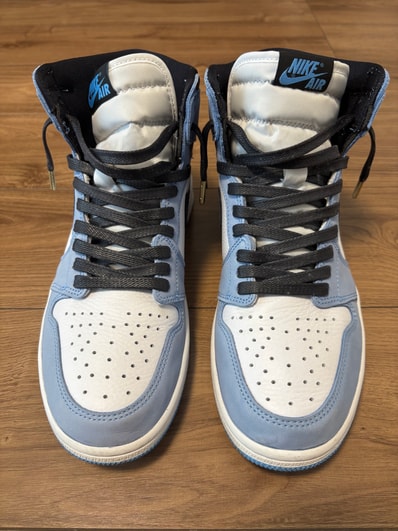 Nike Air Jordan 1 High OG "University Blue"