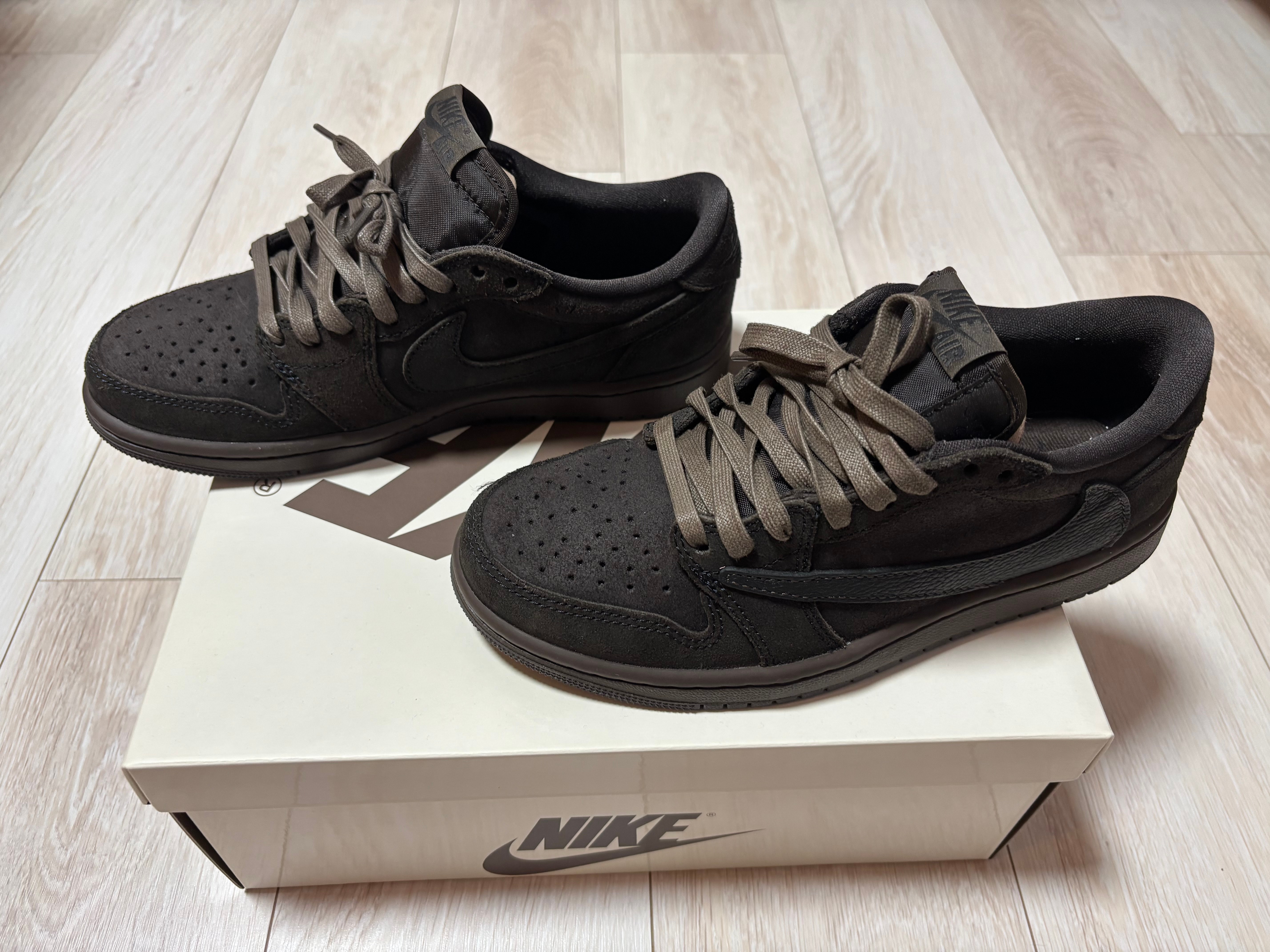 Travis Scott × Nike Air Jordan 1 Low OG SP "Velvet Brown and Dark Mocha"