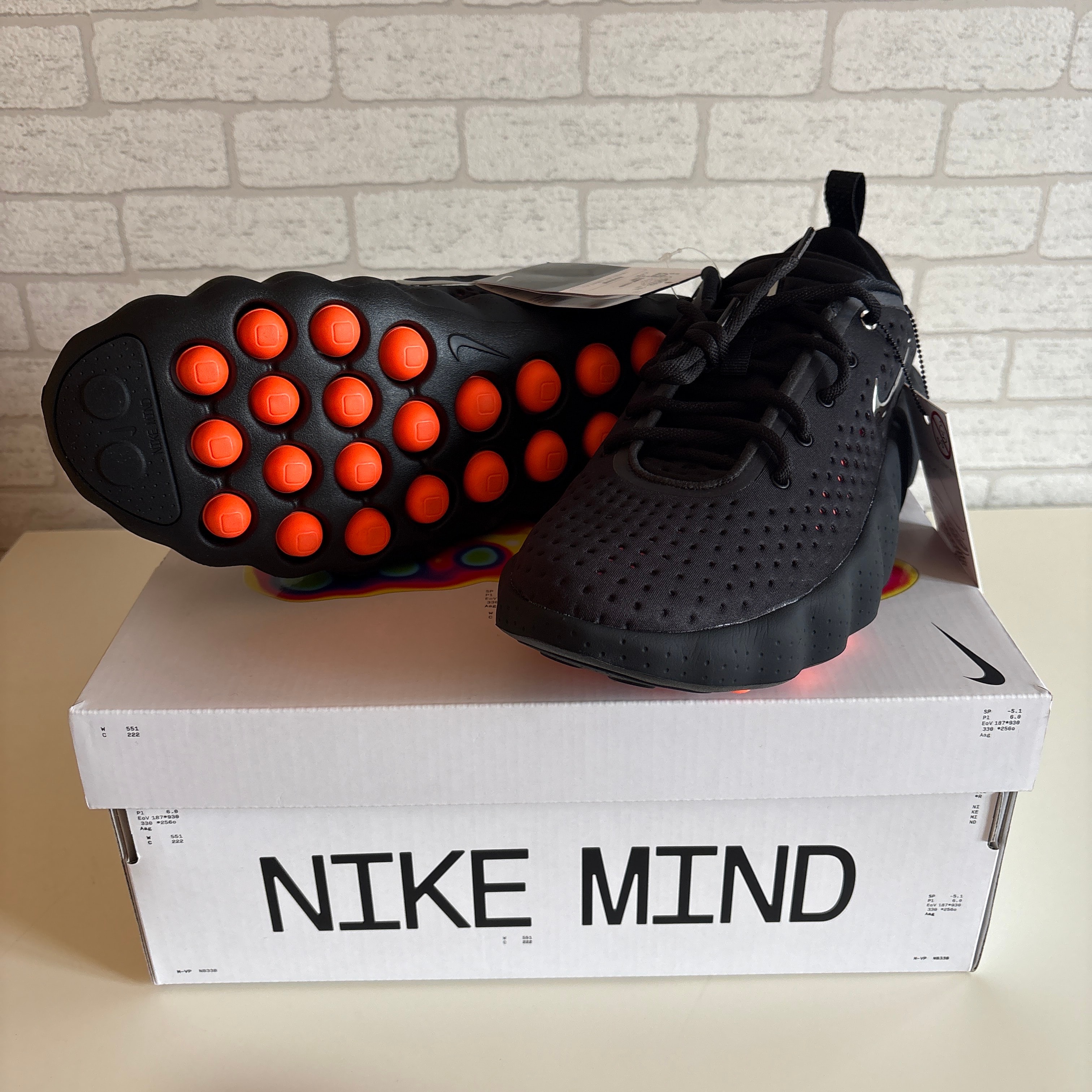Nike Mind 002 "Black/Hyper Crimson"