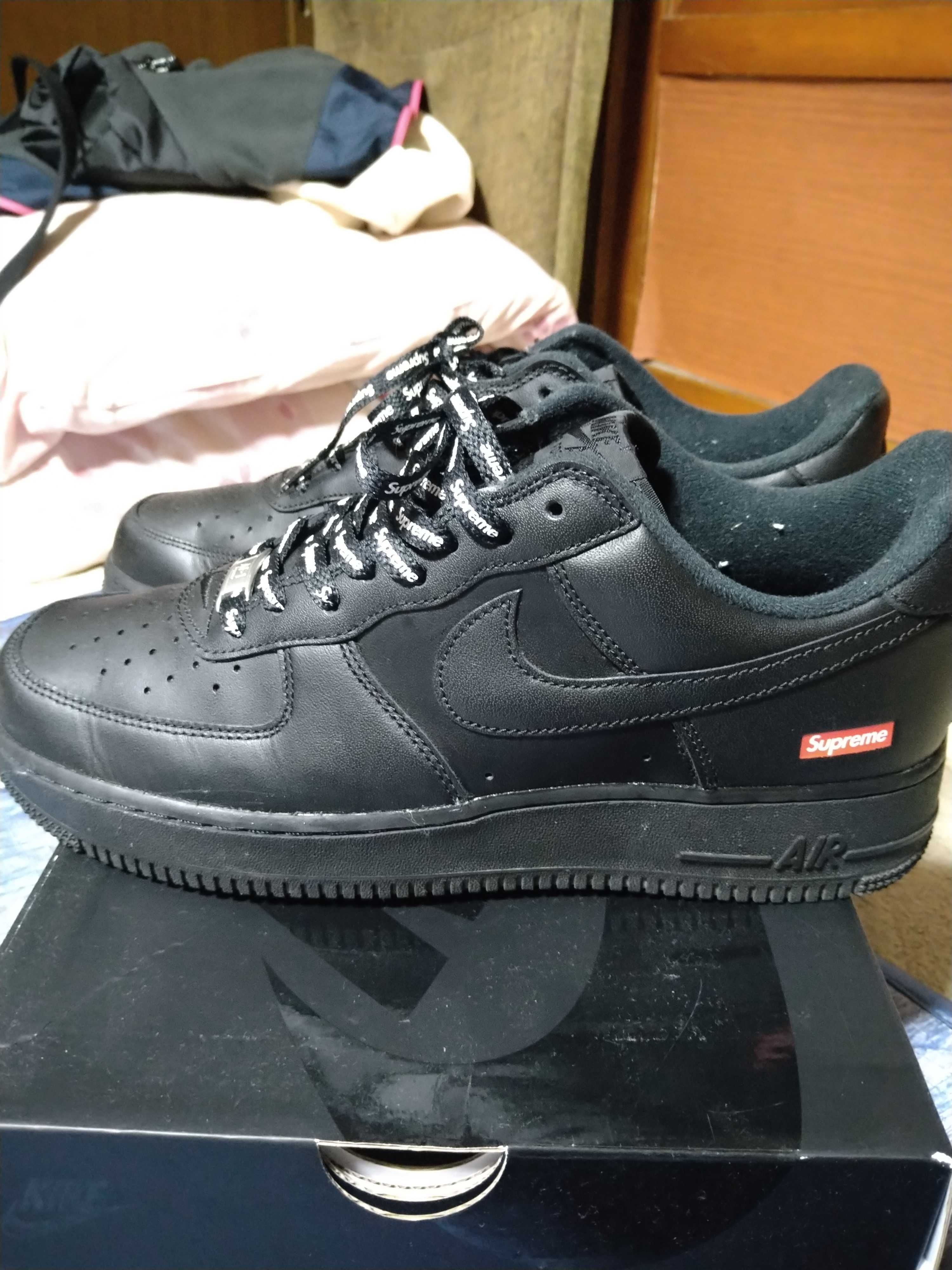 Supreme × Nike Air Force 1 Low "Black"