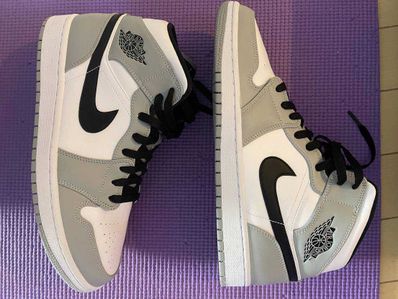 Nike Air Jordan 1 Mid "Light Smoke Grey/White/Black"