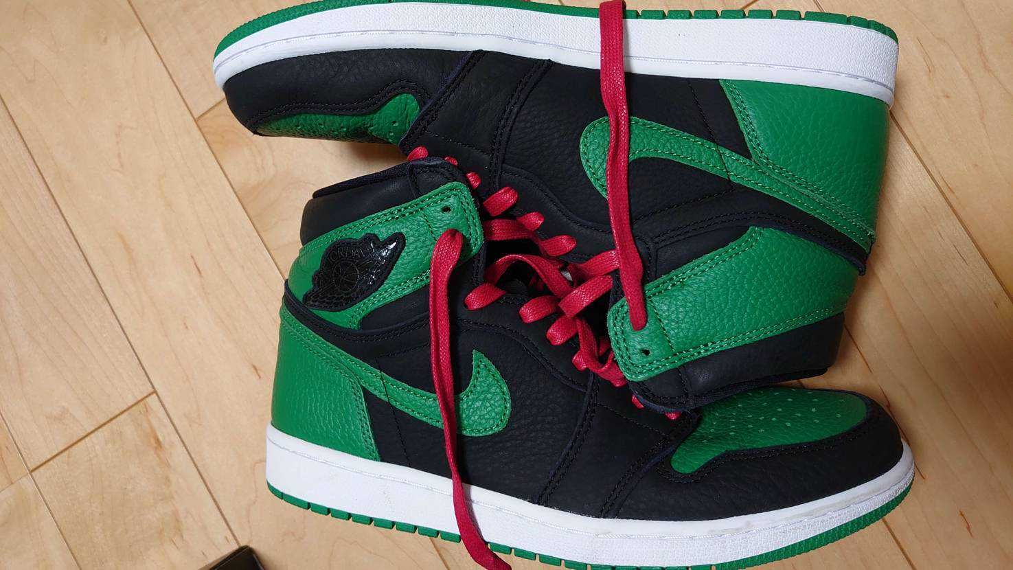 Nike Air Jordan 1 Retro High OG "Black/Pine Green" (2020)