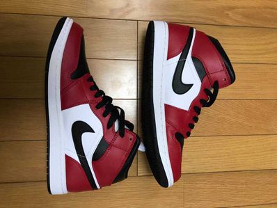Nike Air Jordan 1 Mid "Chicago Black Toe"