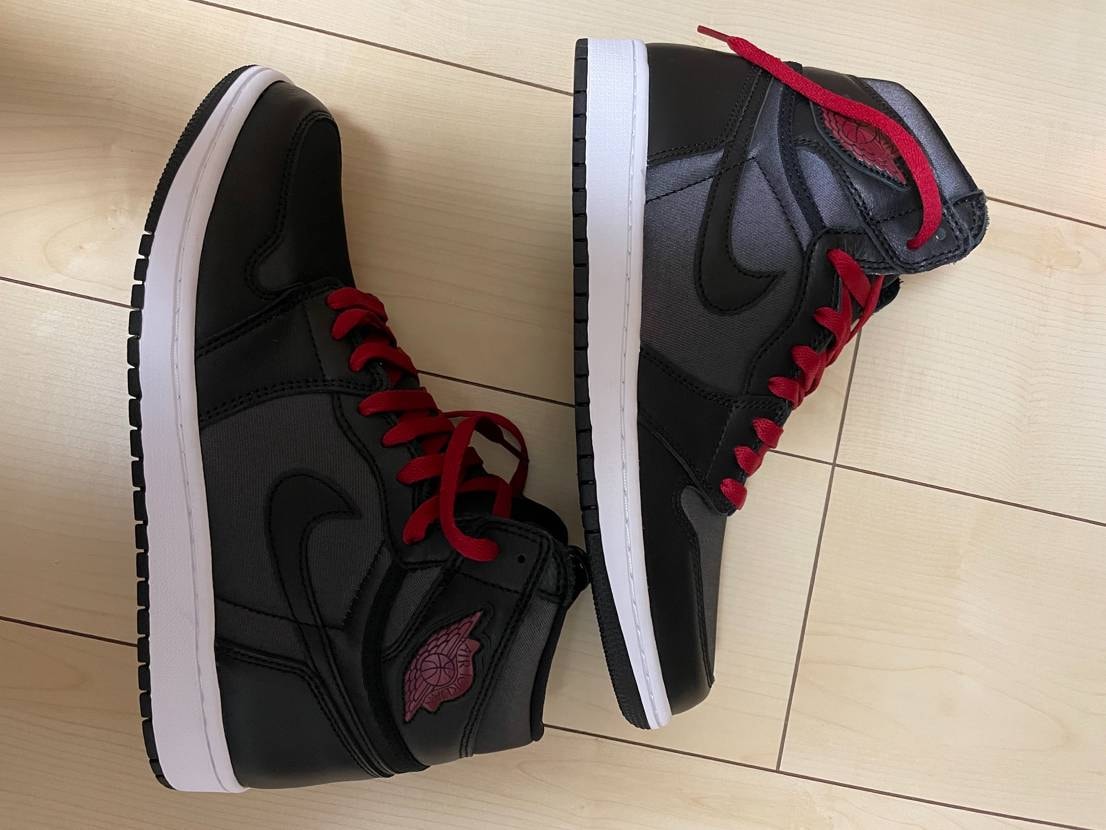 Nike Air Jordan 1 Retro High OG "Black/Metallic Silver/Gym Red"  