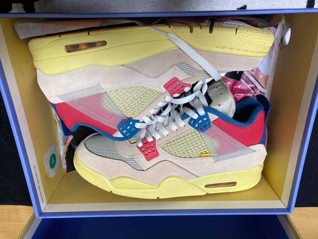 UNION × Nike Air Jordan 4 SP "Guava Ice/Light Fusion Red"