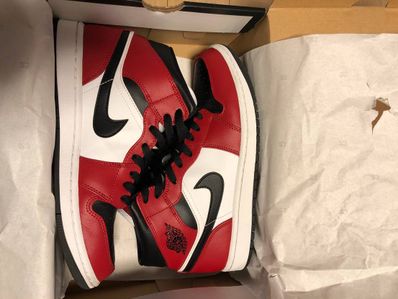 Nike Air Jordan 1 Mid "Chicago Black Toe"