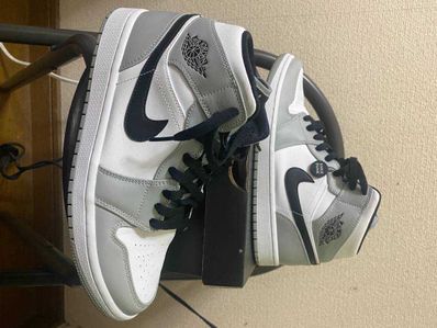 Nike Air Jordan 1 Mid "Light Smoke Grey/White/Black"