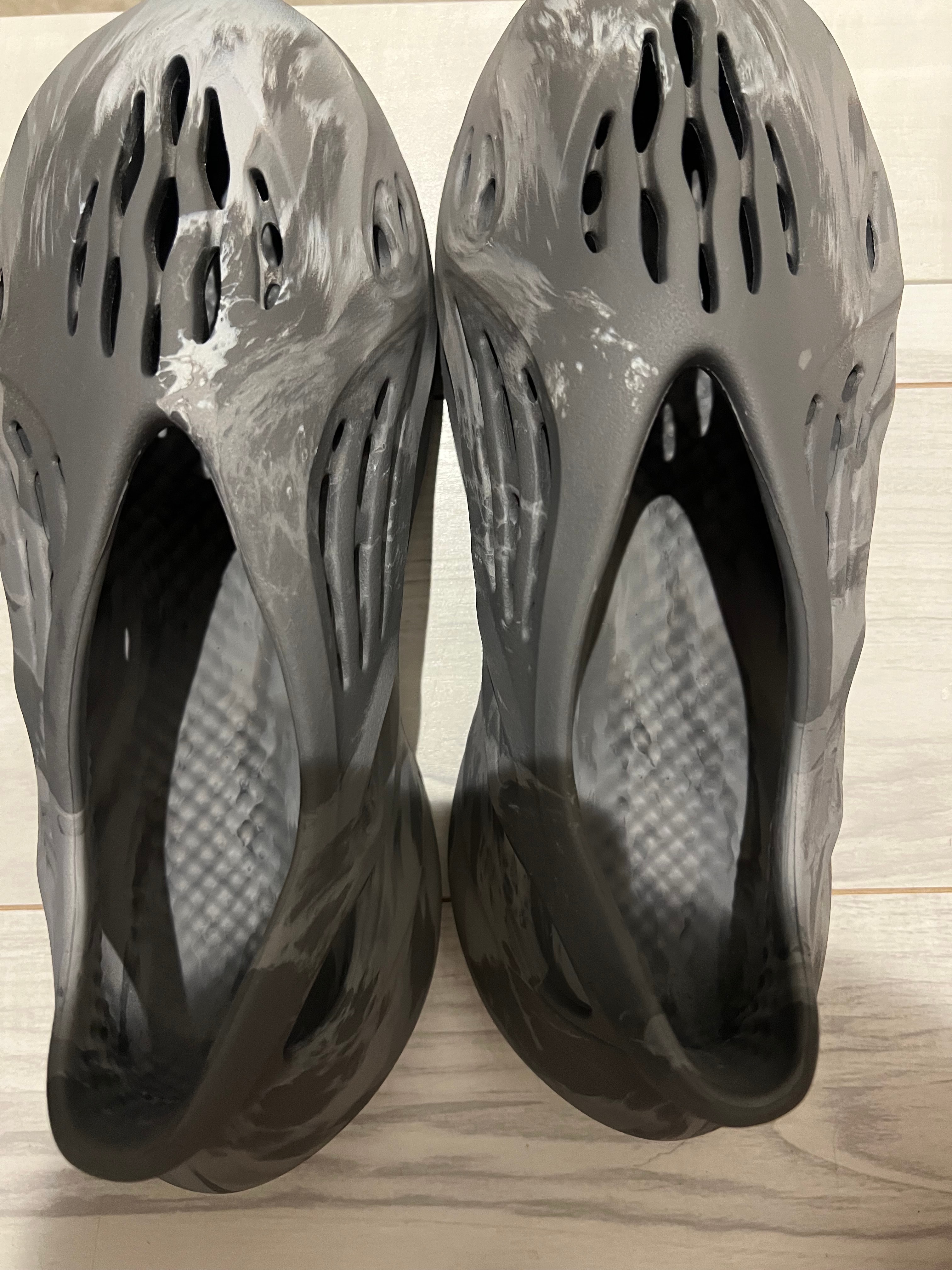 adidas YEEZY FOAM RUNNER イージー フォームランナー adidas 新品 アディダス YEEZY FOAM RUNNER イージー フォーム