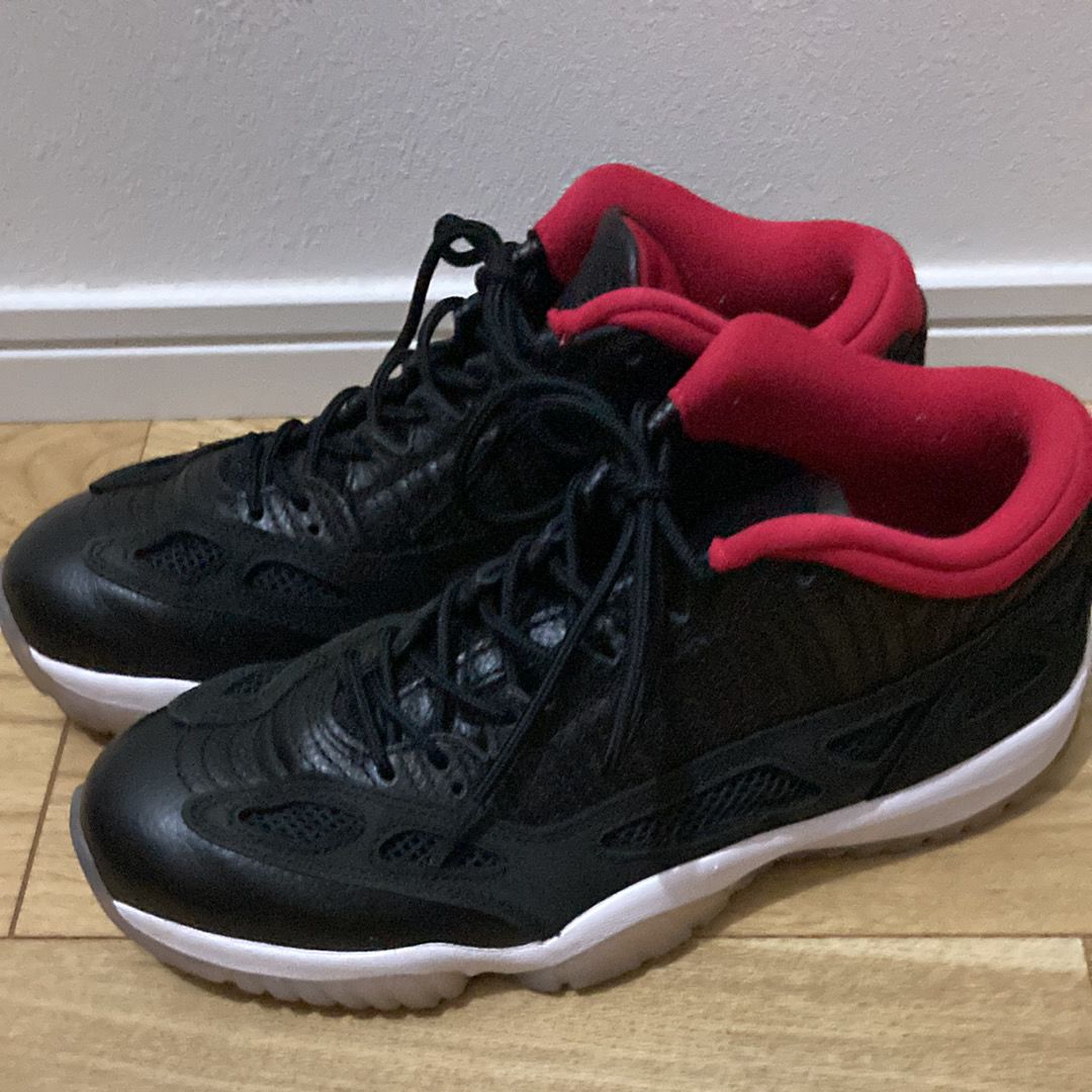 Air Jordan 11 Low IE "Bred"