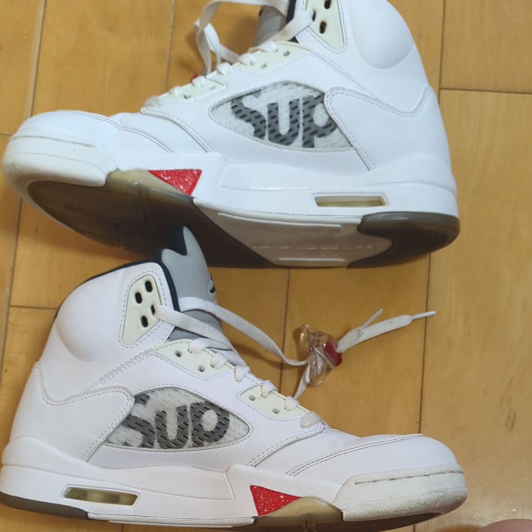 Supreme × Nike Air Jordan 5 Retro "White"