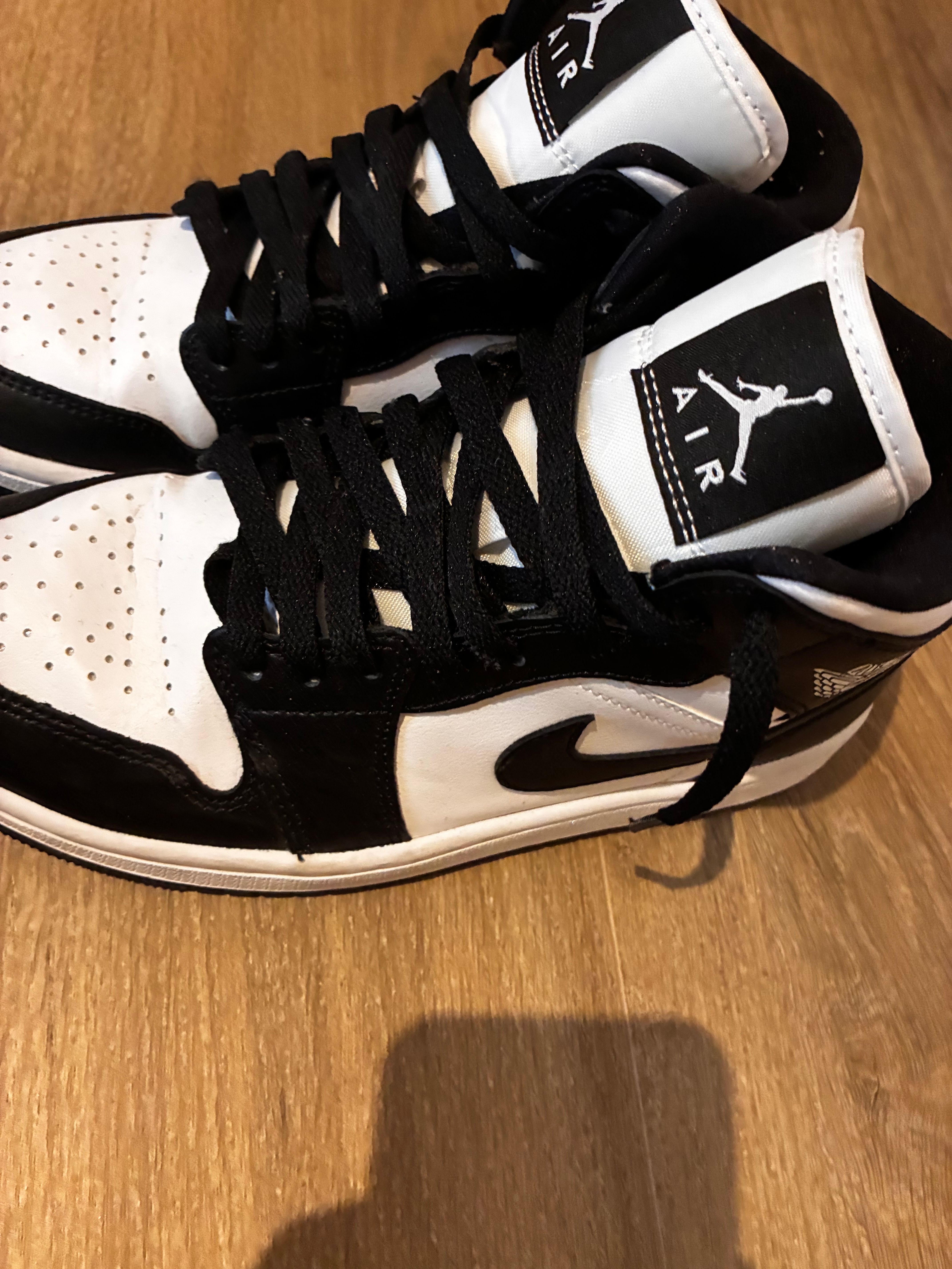 Nike Women's Air Jordan 1 Mid "Black/White"