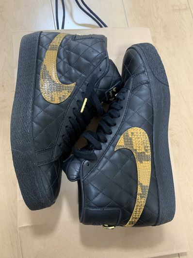 Supreme × Nike SB Blazer Mid "Black"