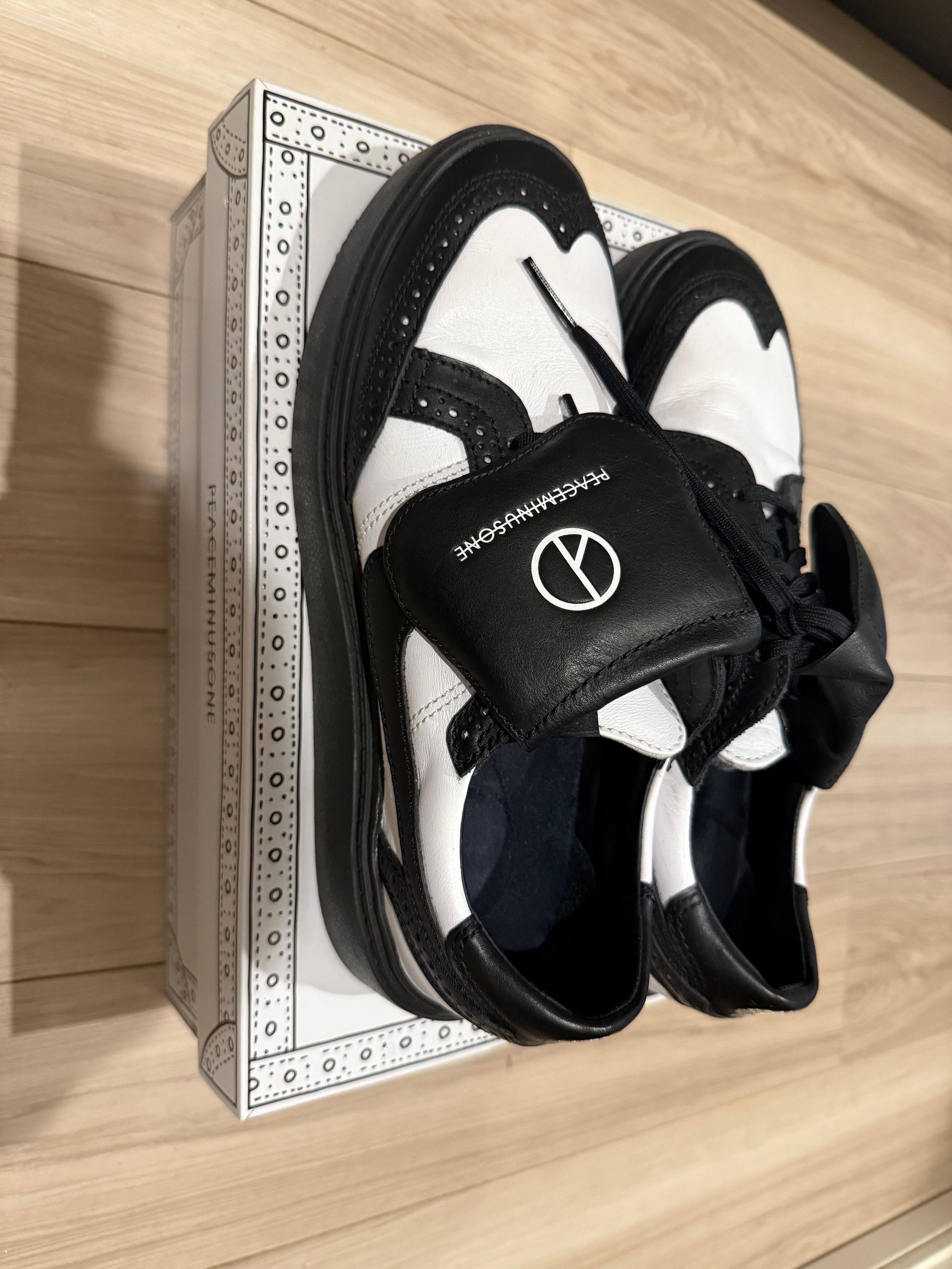 PEACEMINUSONE × Nike Kwondo 1 "Black and White" / G-DRAGON