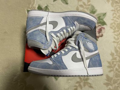 Nike Air Jordan 1 High OG "Hyper Royal"