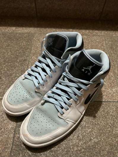 Nike Air Jordan 1 Mid "Ice Blue Nubuck"