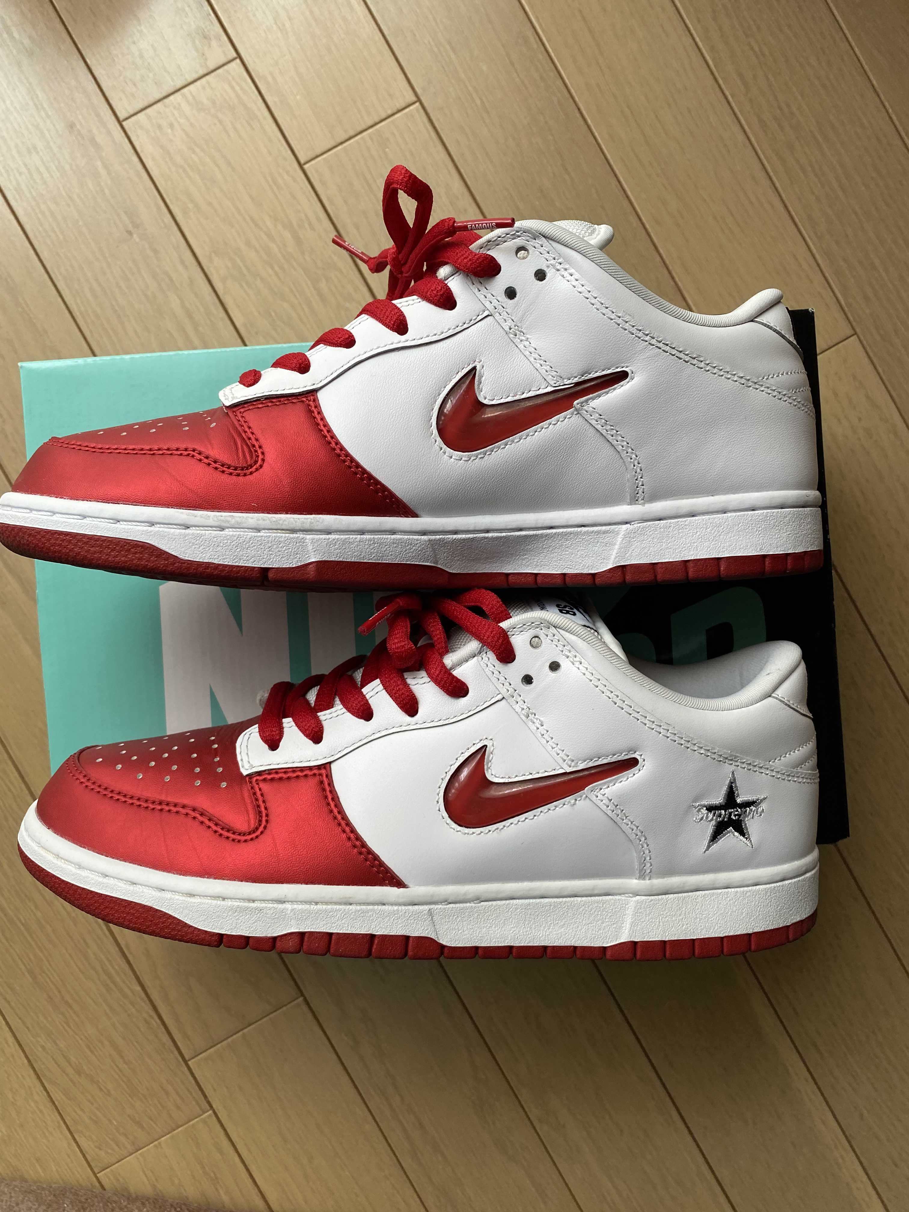 Supreme × Nike Dunk Low "Varsity Red/White"