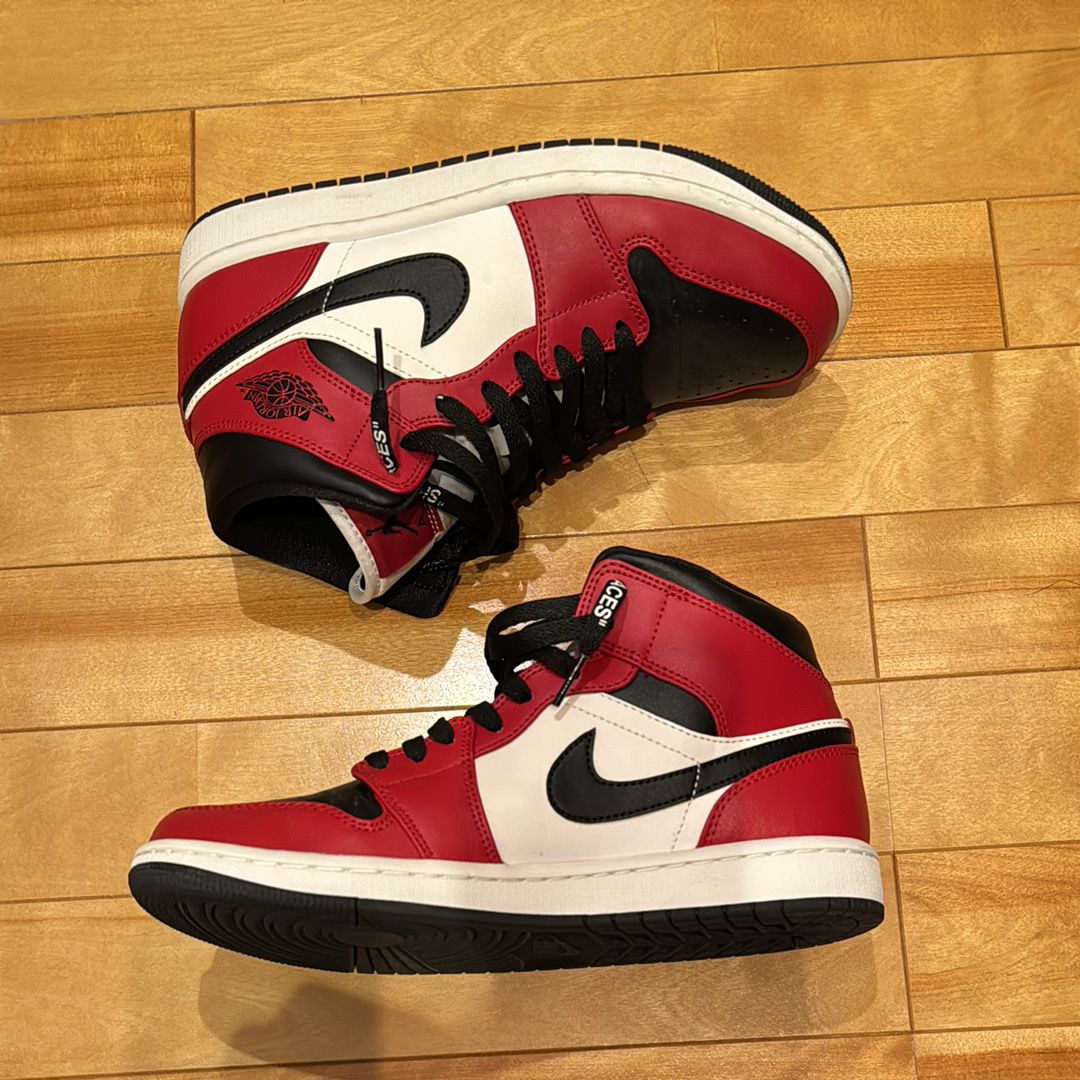 Nike Air Jordan 1 Mid "Chicago Black Toe"