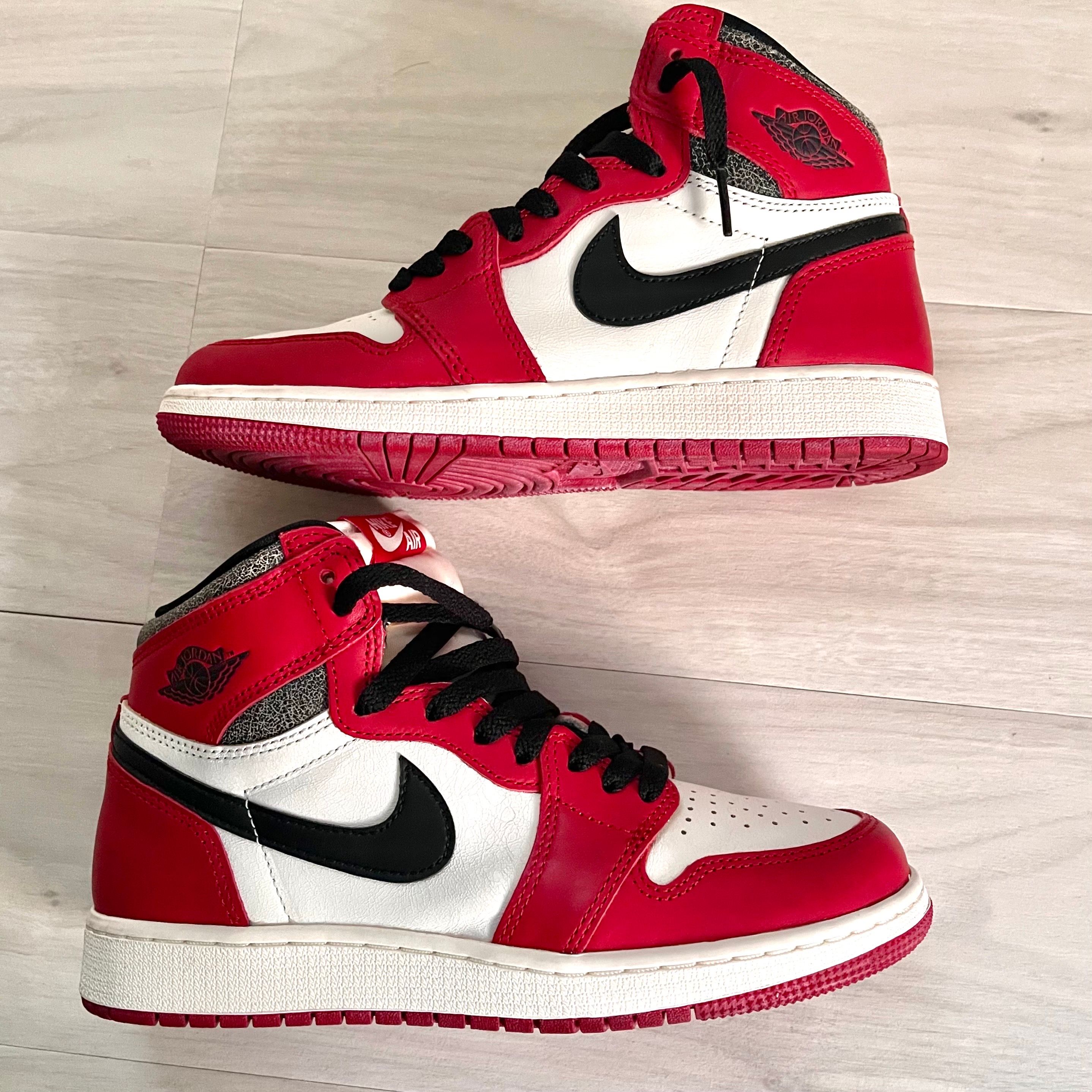 Nike GS Air Jordan 1 High OG "Lost & Found/Chicago"