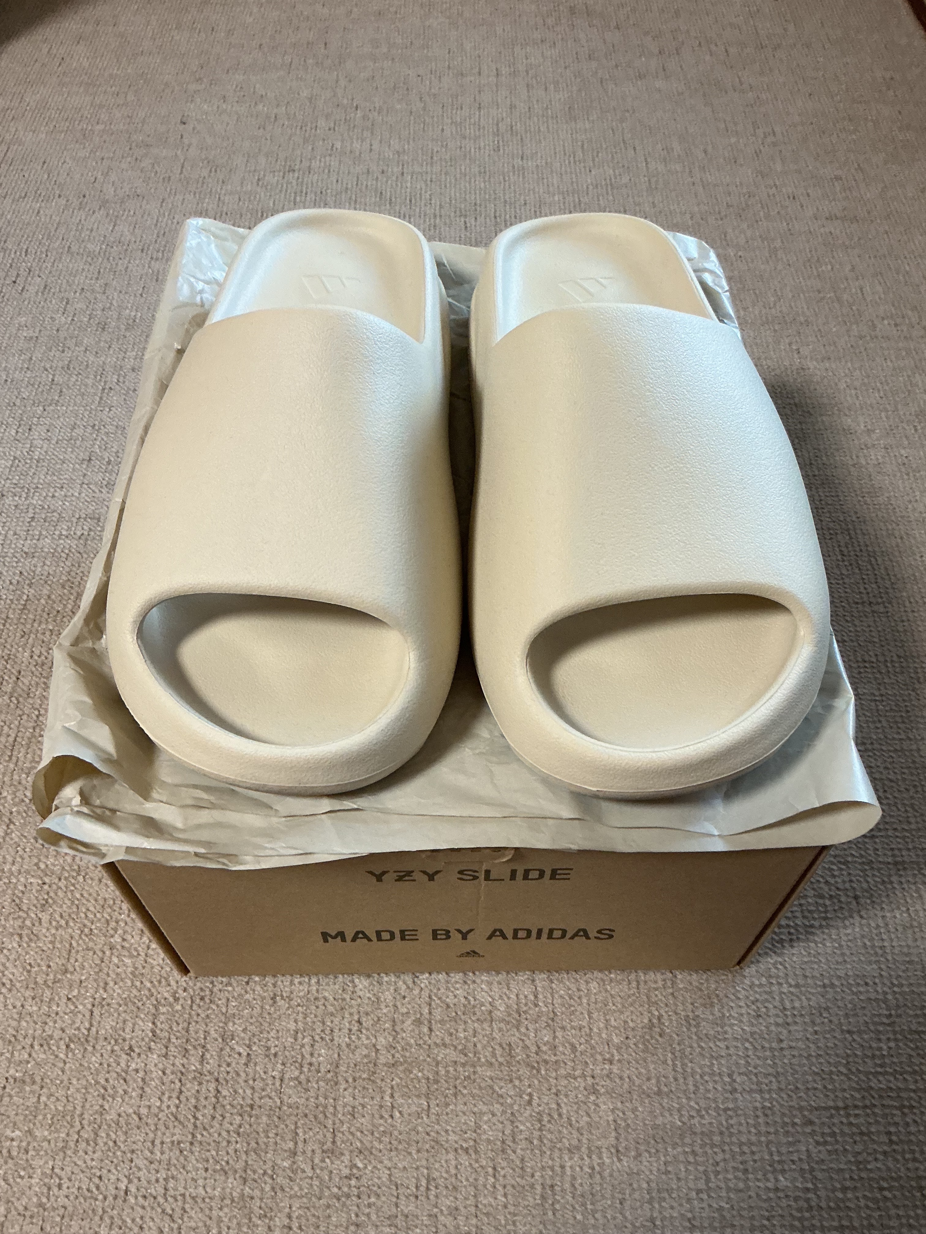 Yeezy Slide (イージー スライド) 人気の新作/中古通販【スニーカー