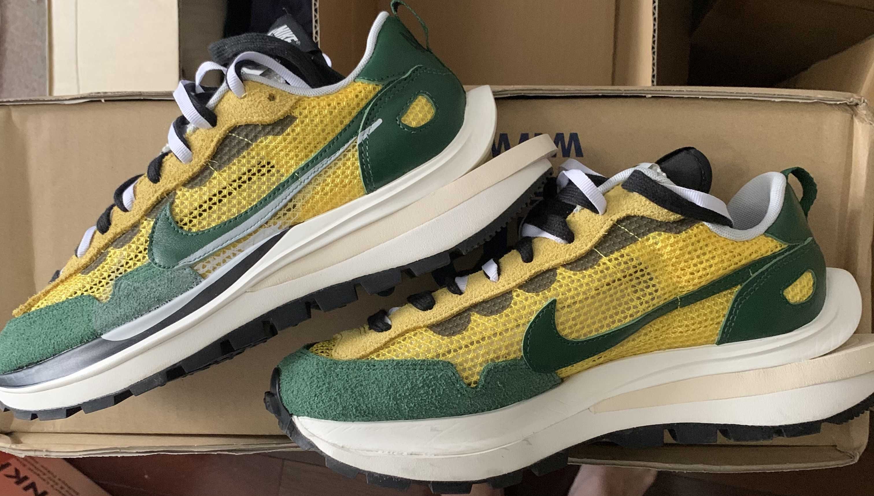 sacai × Nike Vapor Waffle "Tour Yellow/Stadium Green-Sail"