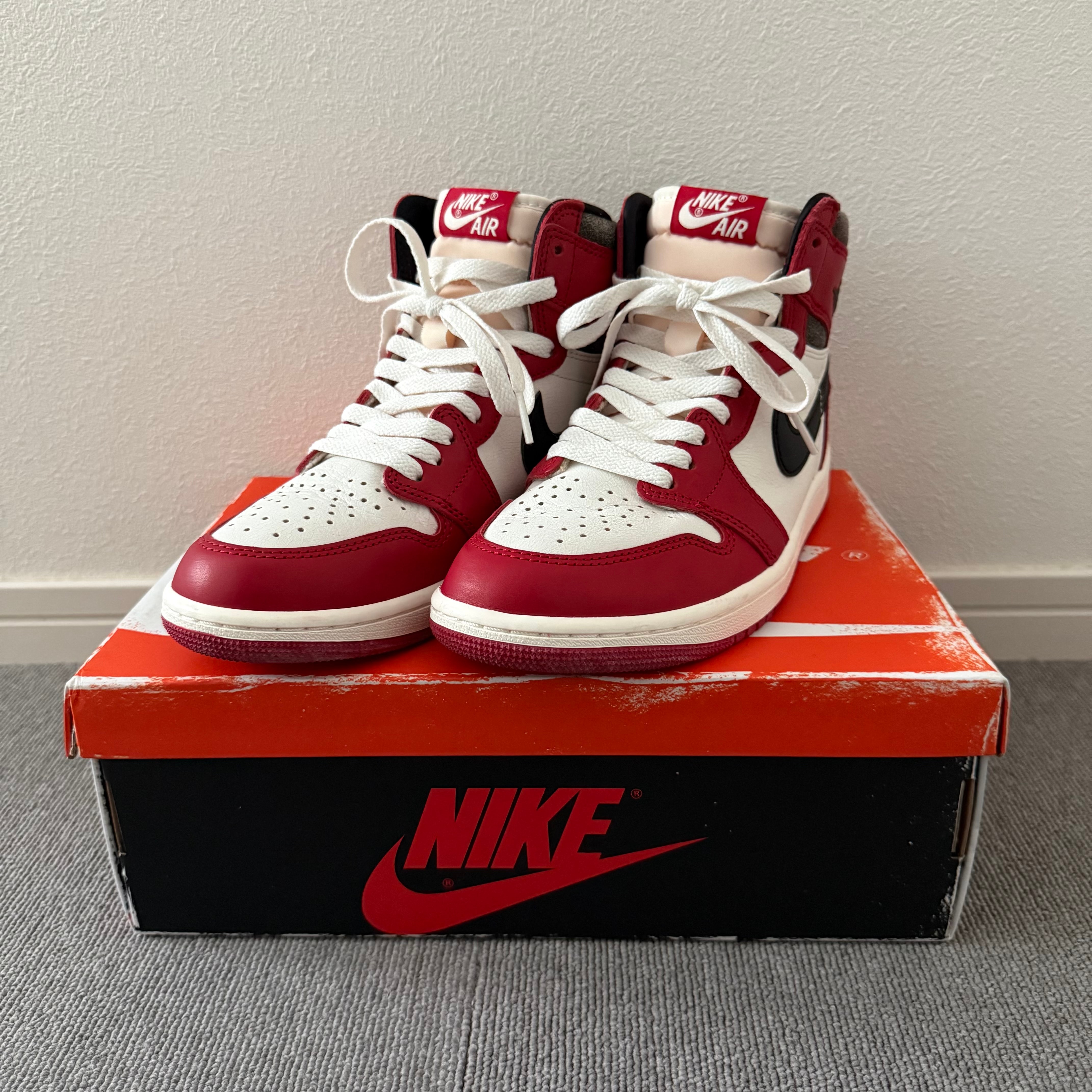Nike Air Jordan 1 High OG "Lost & Found/Chicago"