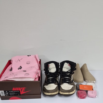 Travis Scott × Nike Air Jordan 1 Retro High OG TS SP "Sail/Dark Mocha"