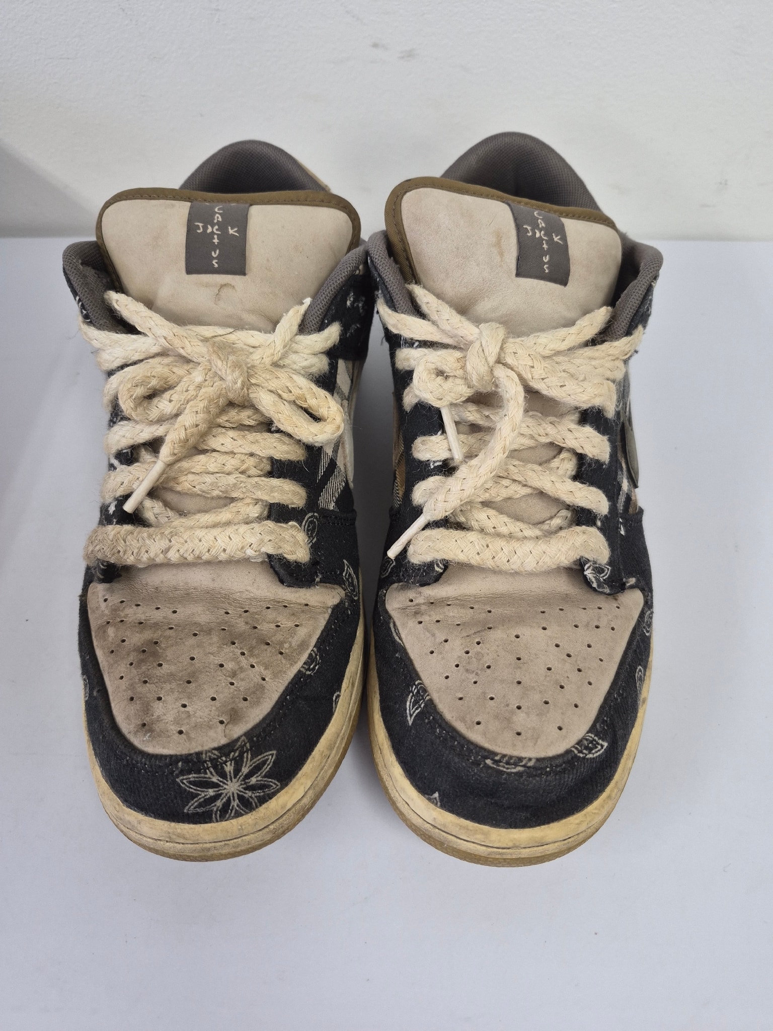 Travis Scott × Nike SB Dunk Low "Black/Parachute Beige"
