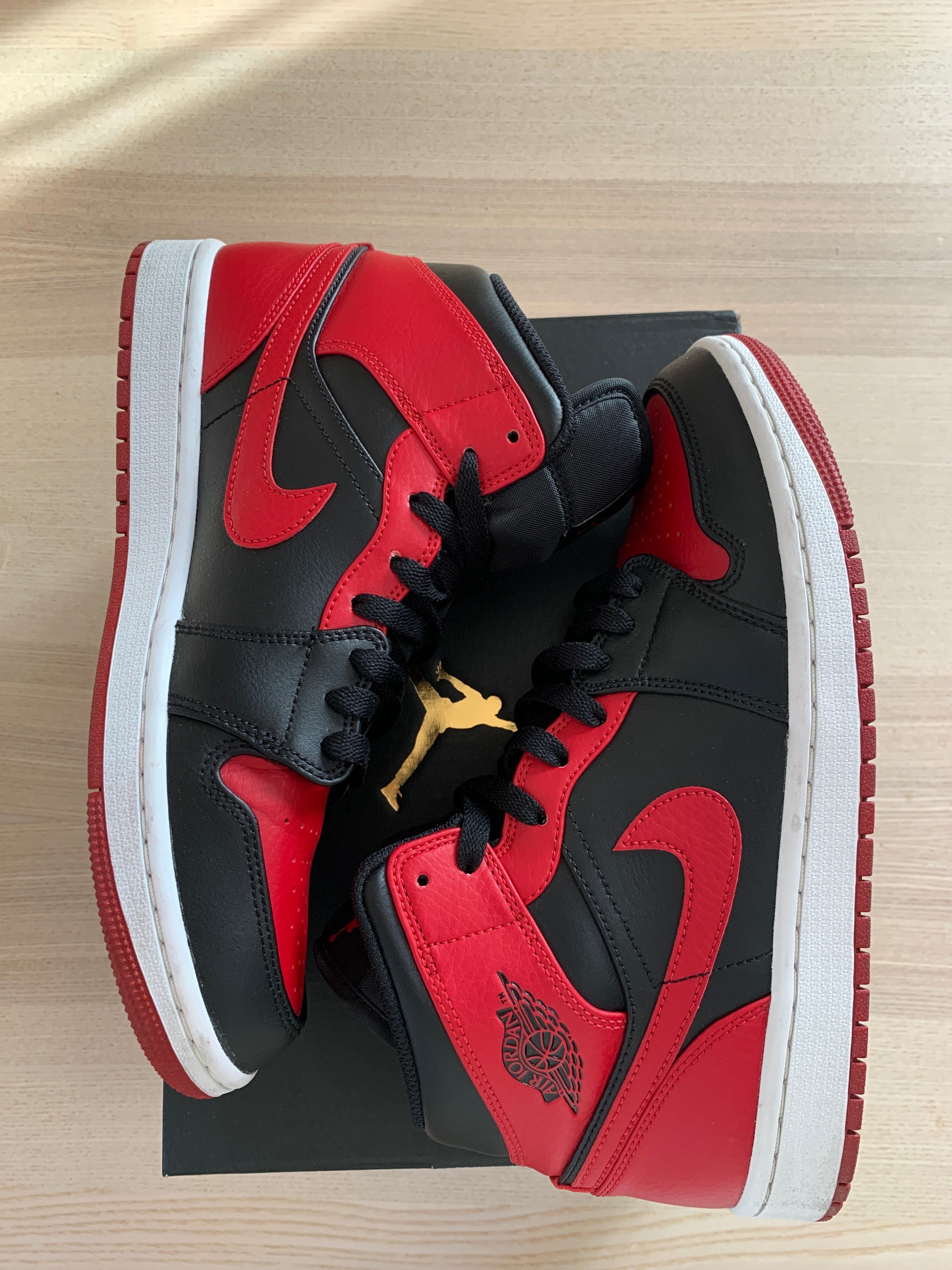 Nike Air Jordan 1 Mid "Bred"