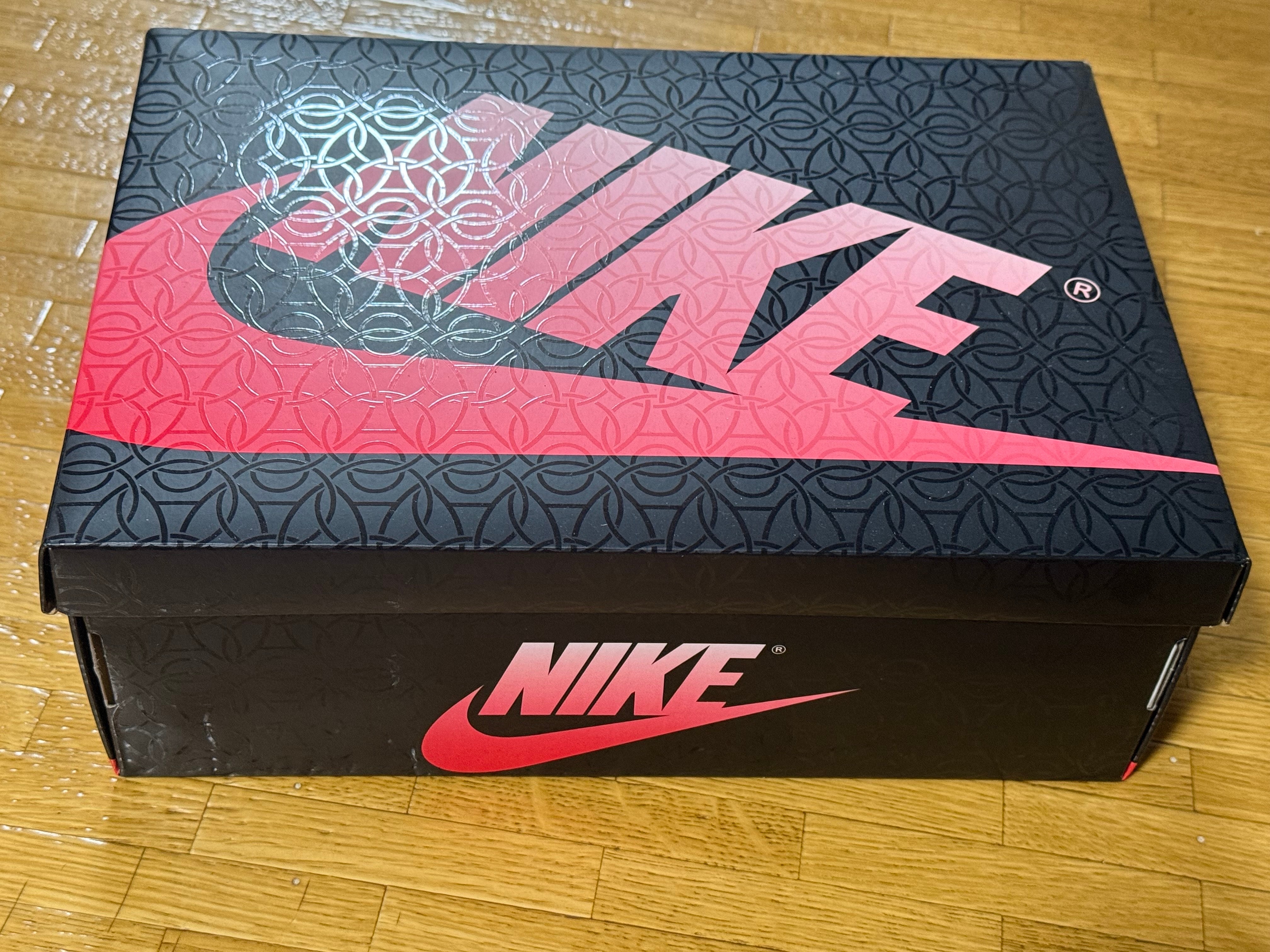 Paris Saint-Germain (PSG) × Nike Air Jordan 1 Low OG "Sail and Off Noir"