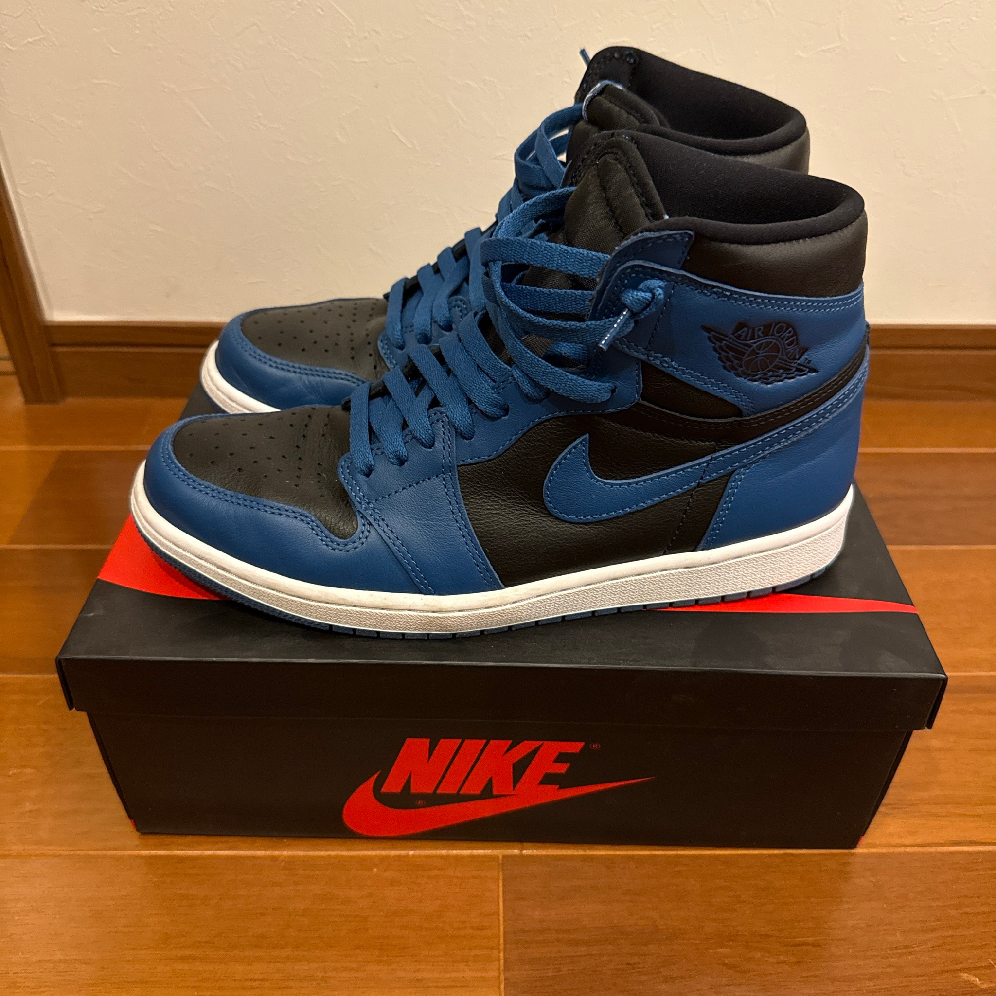 Nike Air Jordan 1 Retro High OG "Dark Marina Blue"