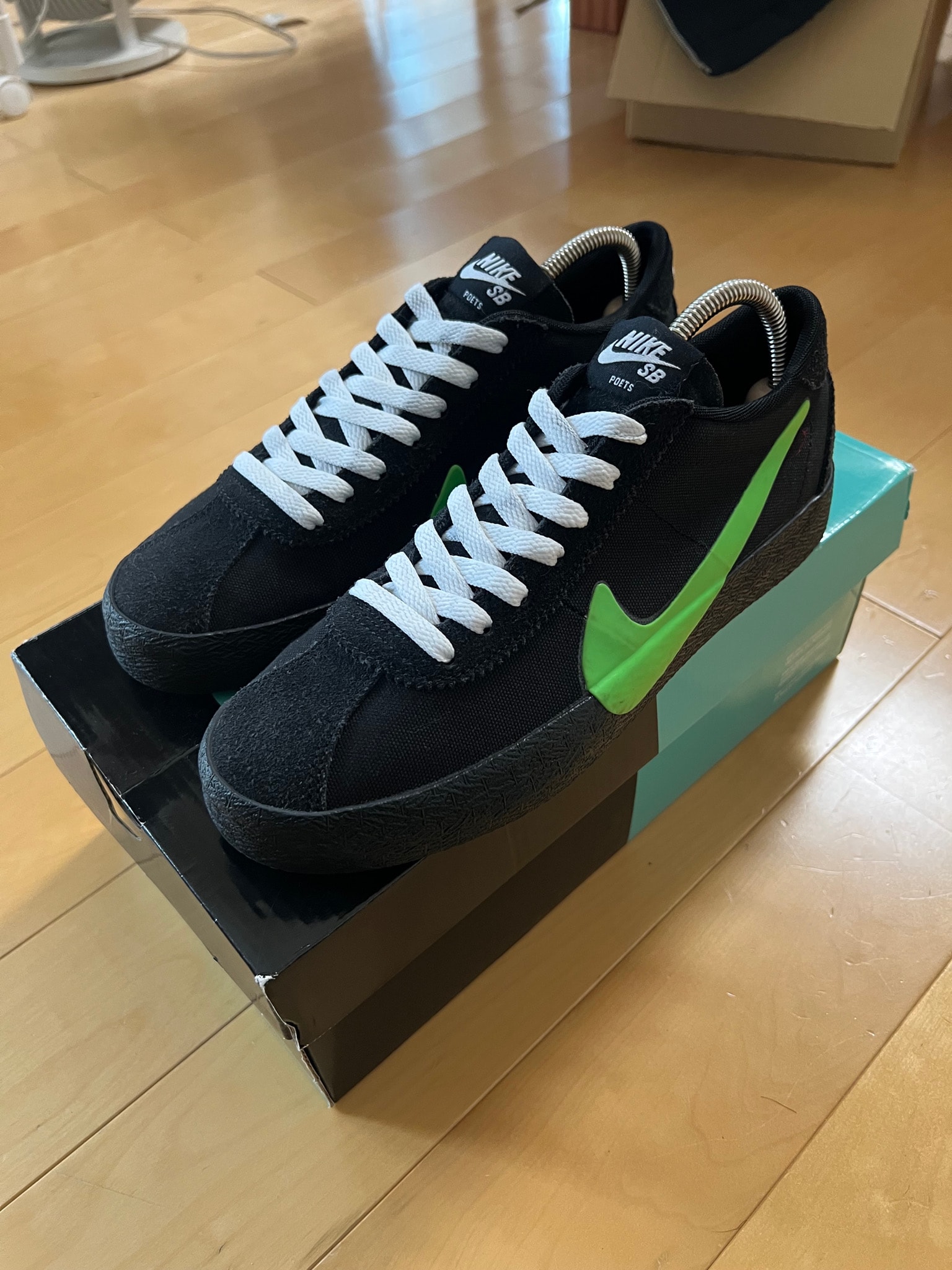 Poets × Nike SB Bruin QS 