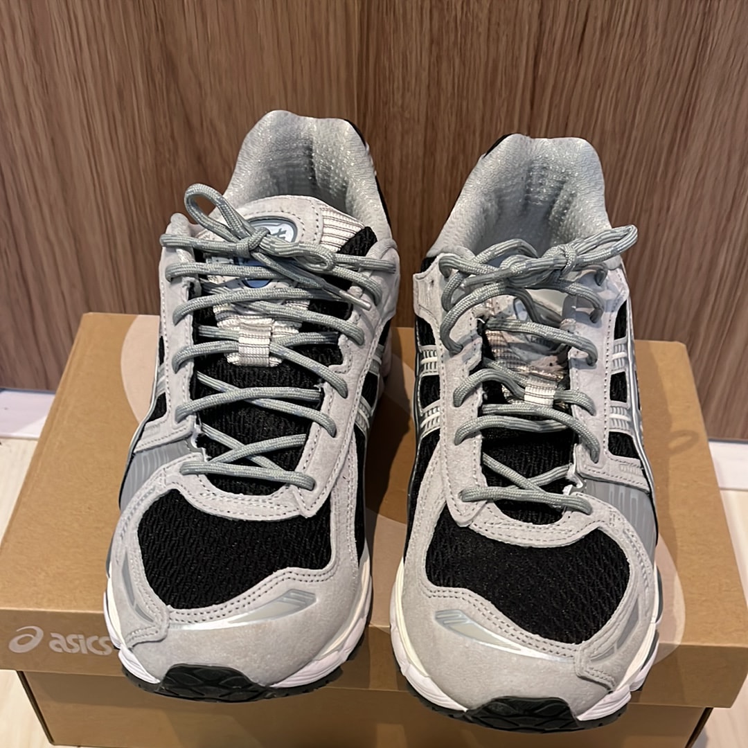 KITH Ronnie Fieg × Asics Gel-Kayano 12.1 "Peat/Cream/Black"