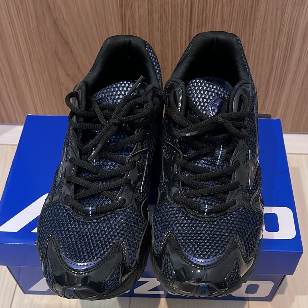 END. × Mizuno Wave Rider 10 "North Sea"