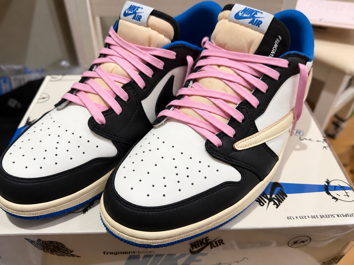 Travis Scott × fragment design × Nike Air Jordan 1 Low OG SP "Military Blue"