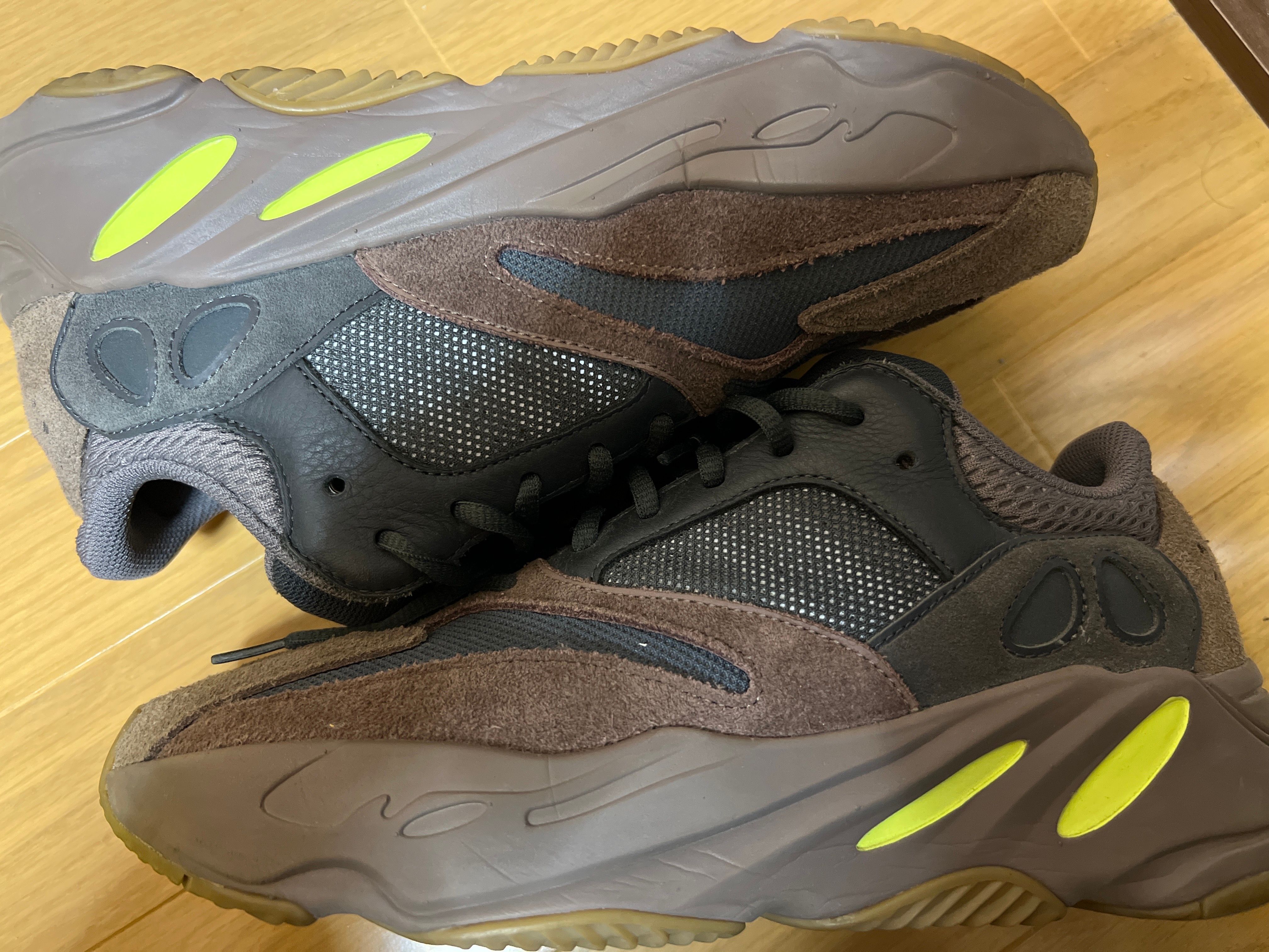 YEEZY BOOST 700 WAVE RUNNER DARK GREY