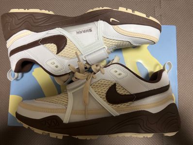 Travis Scott × Nike Zoom Field Jaxx "White and Light Chocolate"