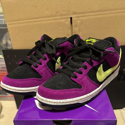 Nike SB Dunk Low "Red Plum"