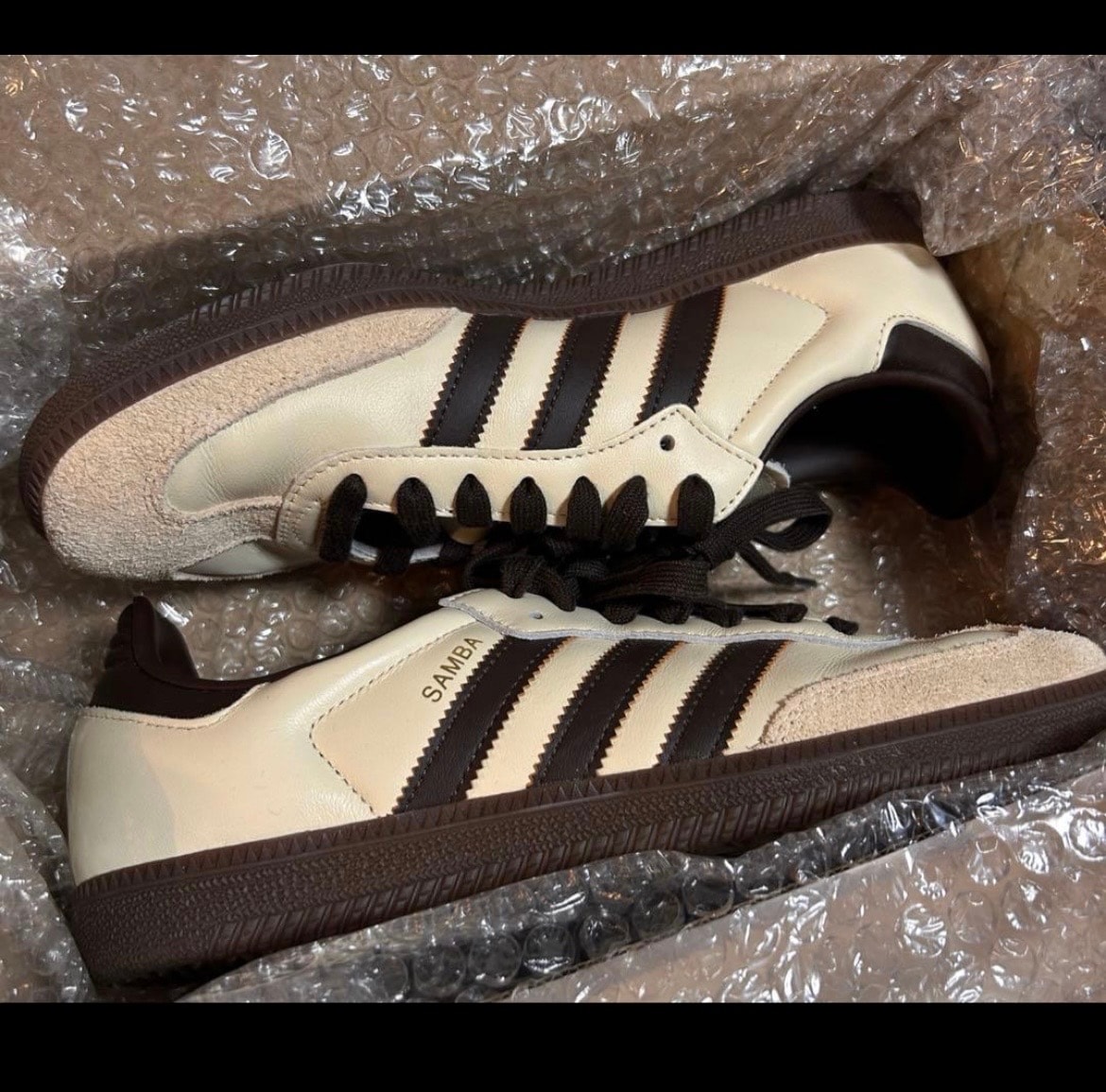 アディダス サンバ OG "クリームホワイト/ダークブラウン/ガム"