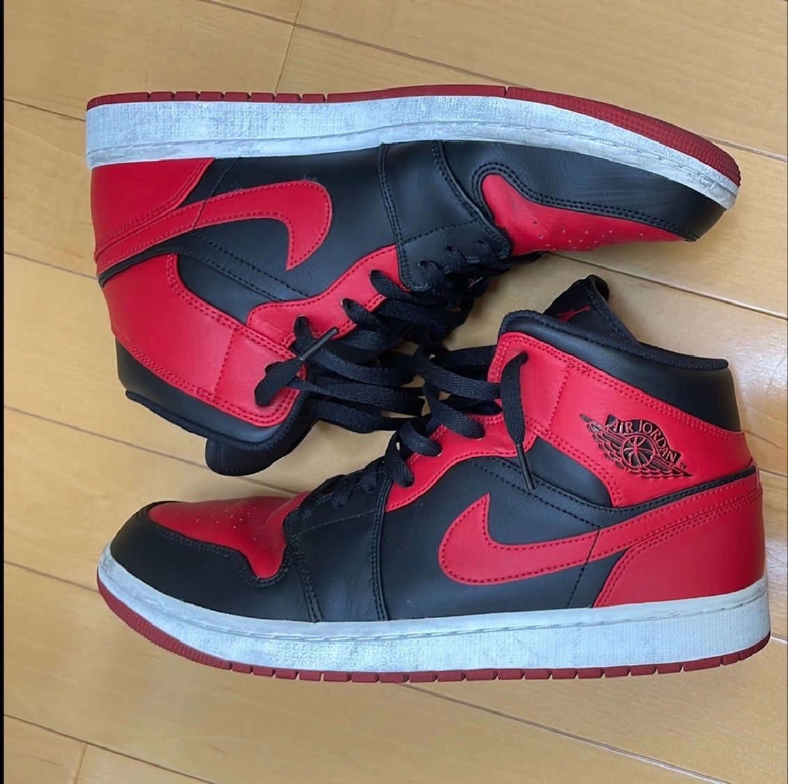 Nike Air Jordan 1 Mid "Bred"