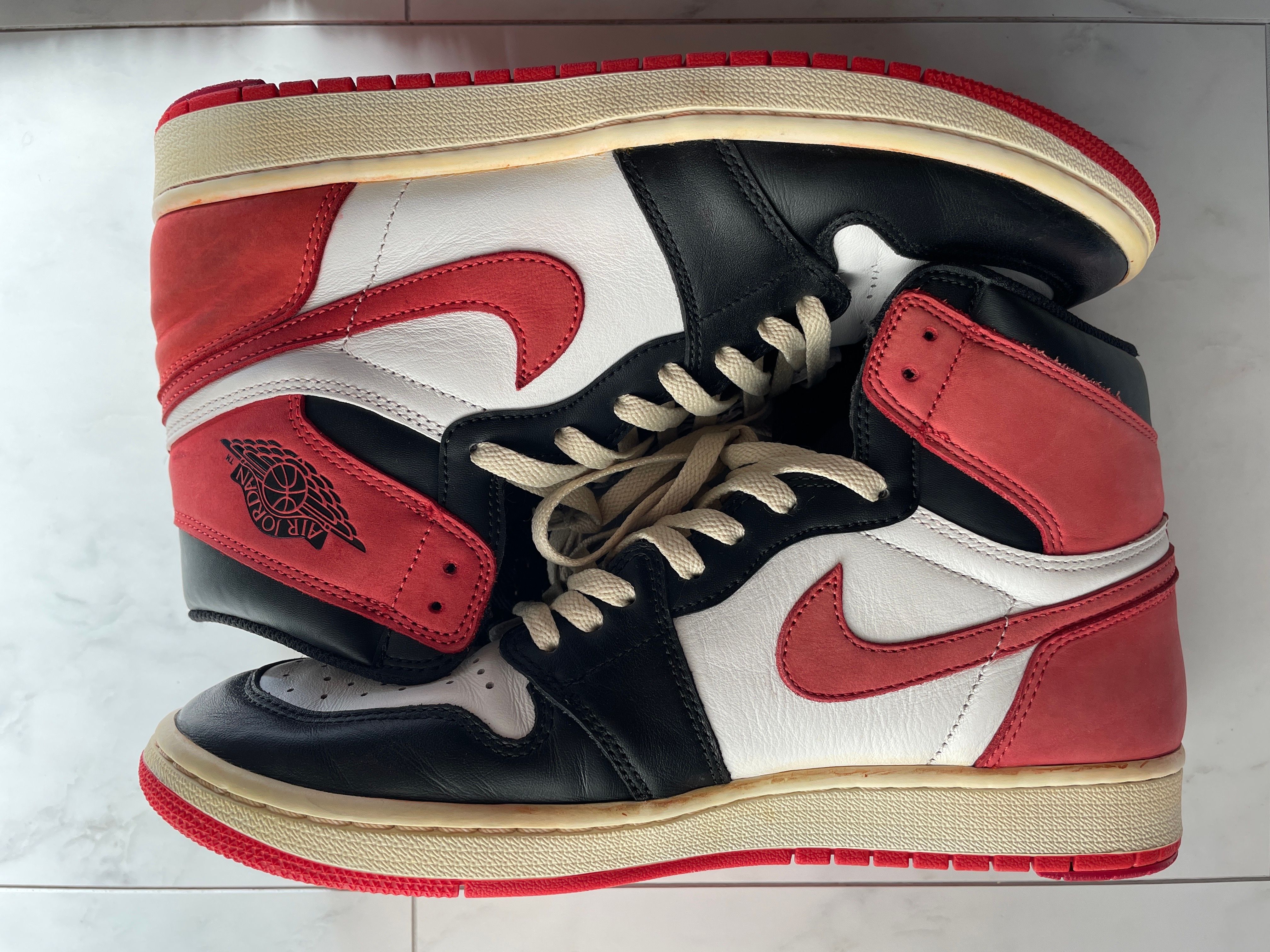 NIKE AIR JORDAN 1 RETRO HIGH "TRACK RED"