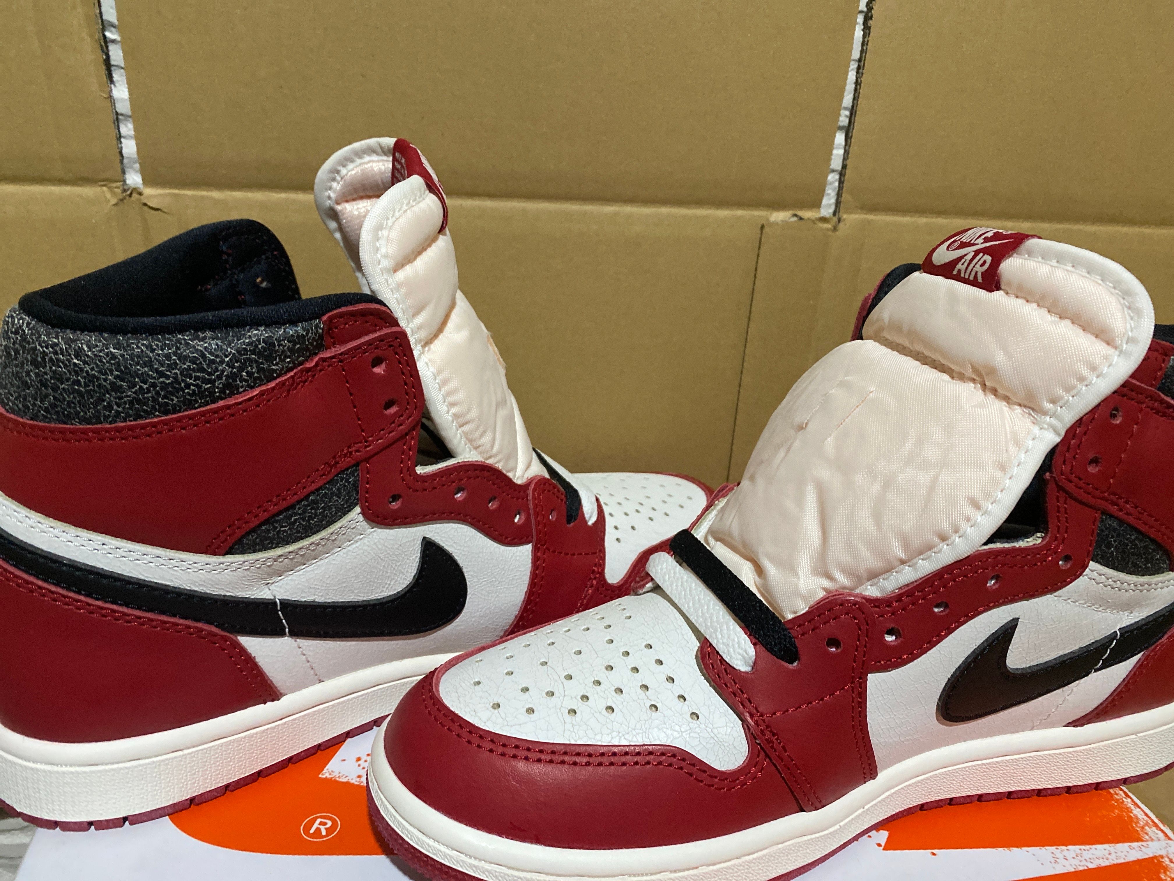 Nike Air Jordan 1 High OG "Lost & Found/Chicago"