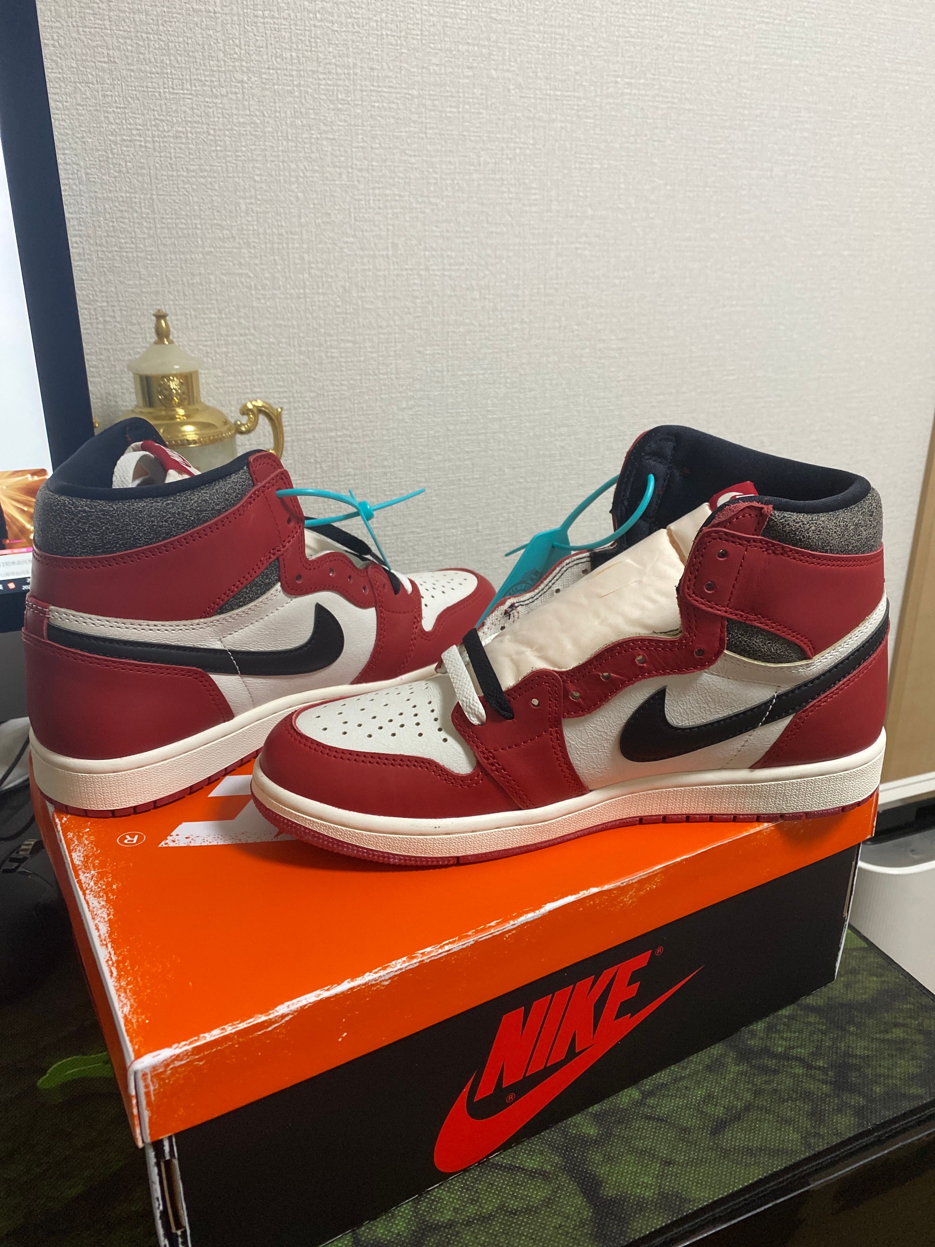 Nike Air Jordan 1 High OG "Lost & Found/Chicago"