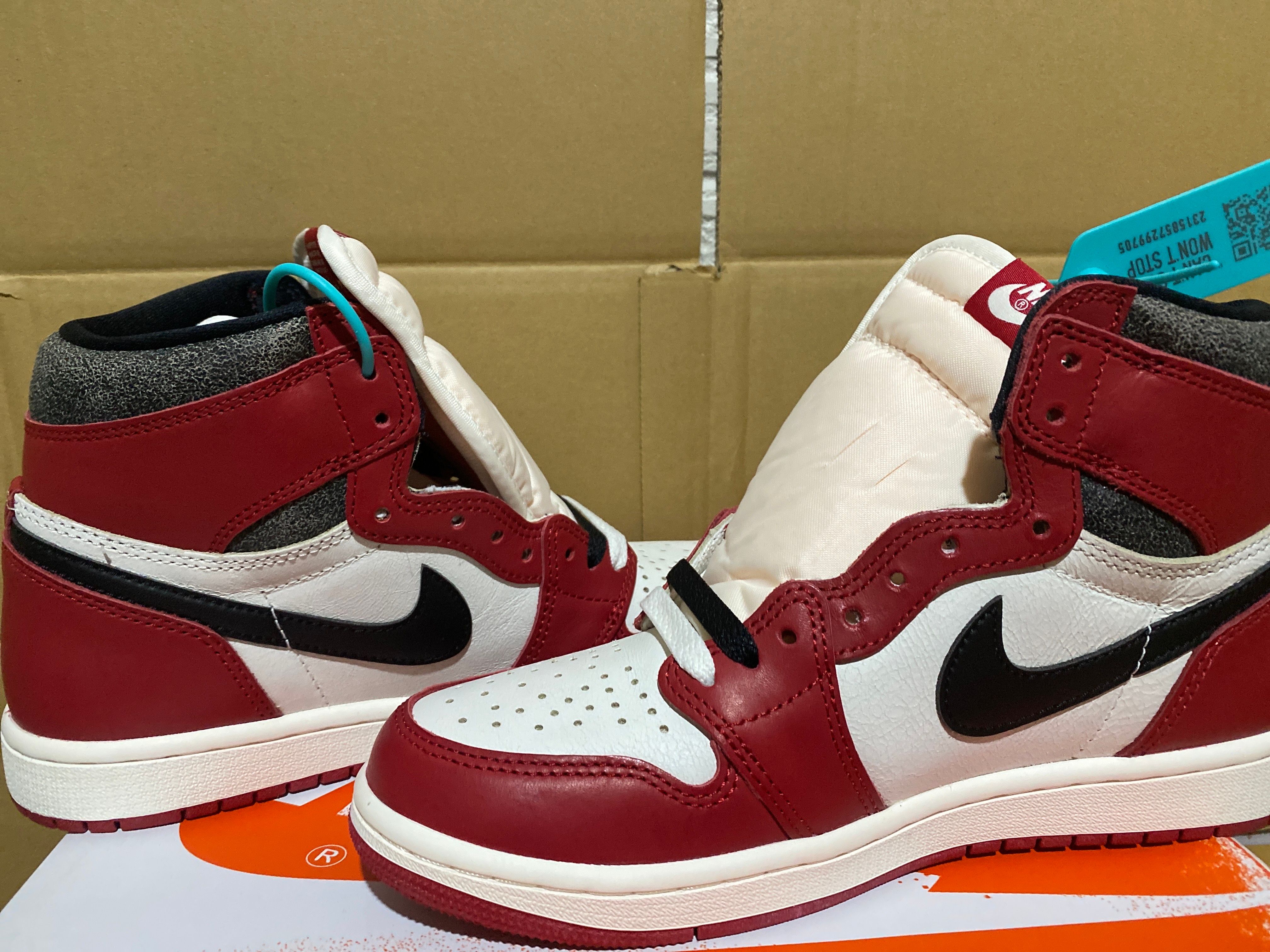 Nike Air Jordan 1 High OG "Lost & Found/Chicago"